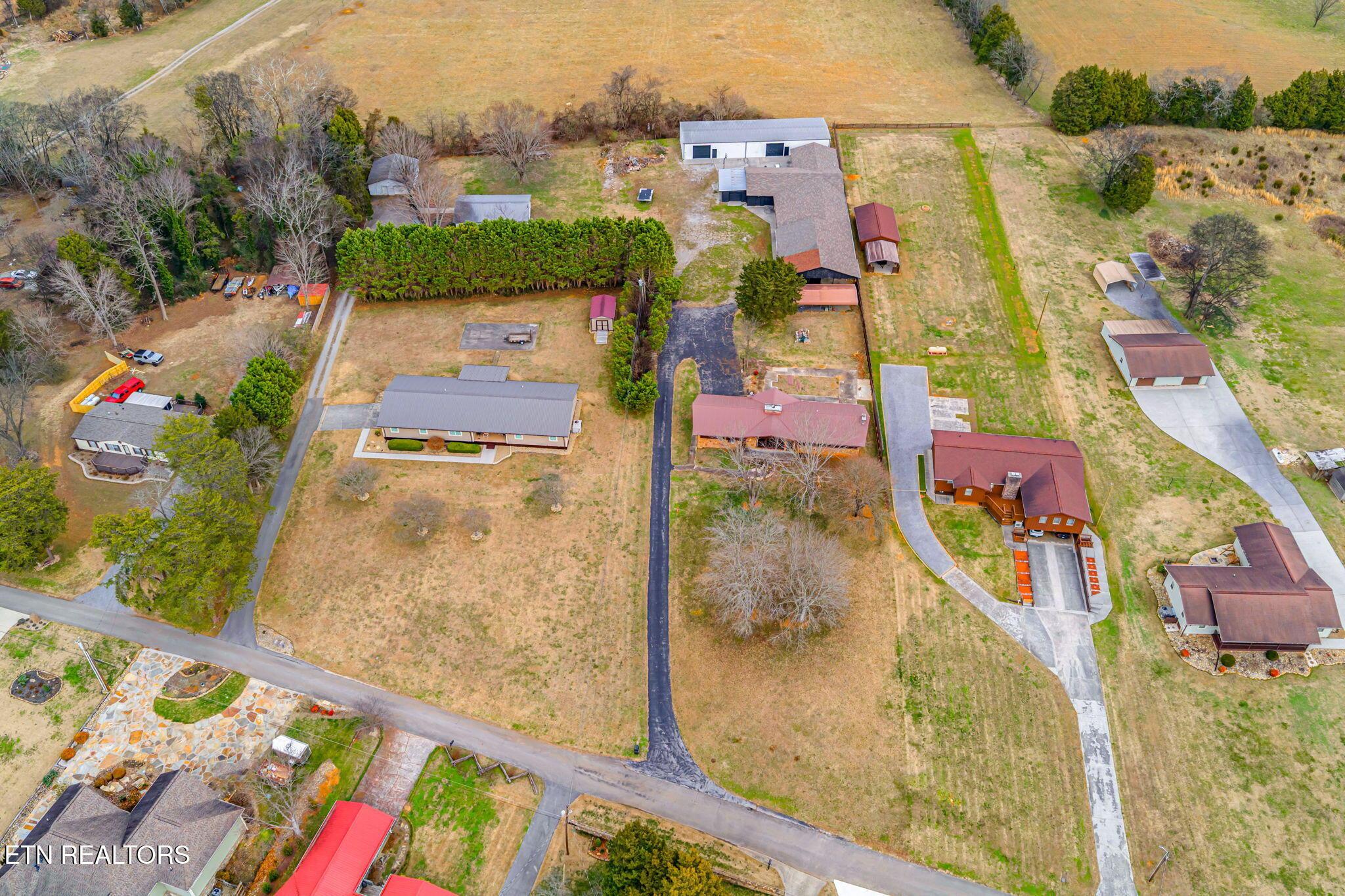 842 Collie Cove Court, Friendsville, TN