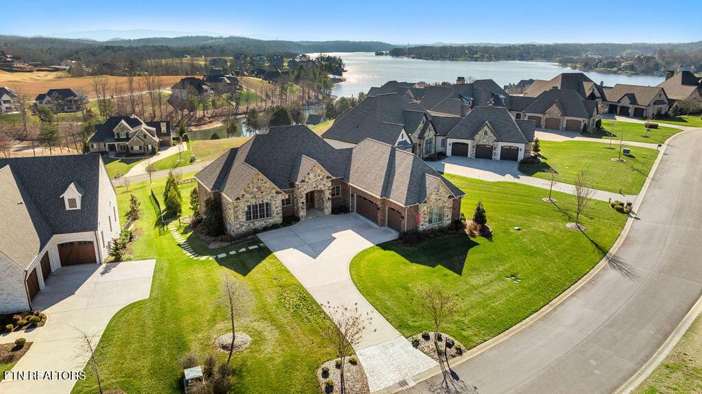 511 Commodore Drive, Lenoir City, TN - Fort Loudoun and Tellico Lake Real Estate - Image# 1