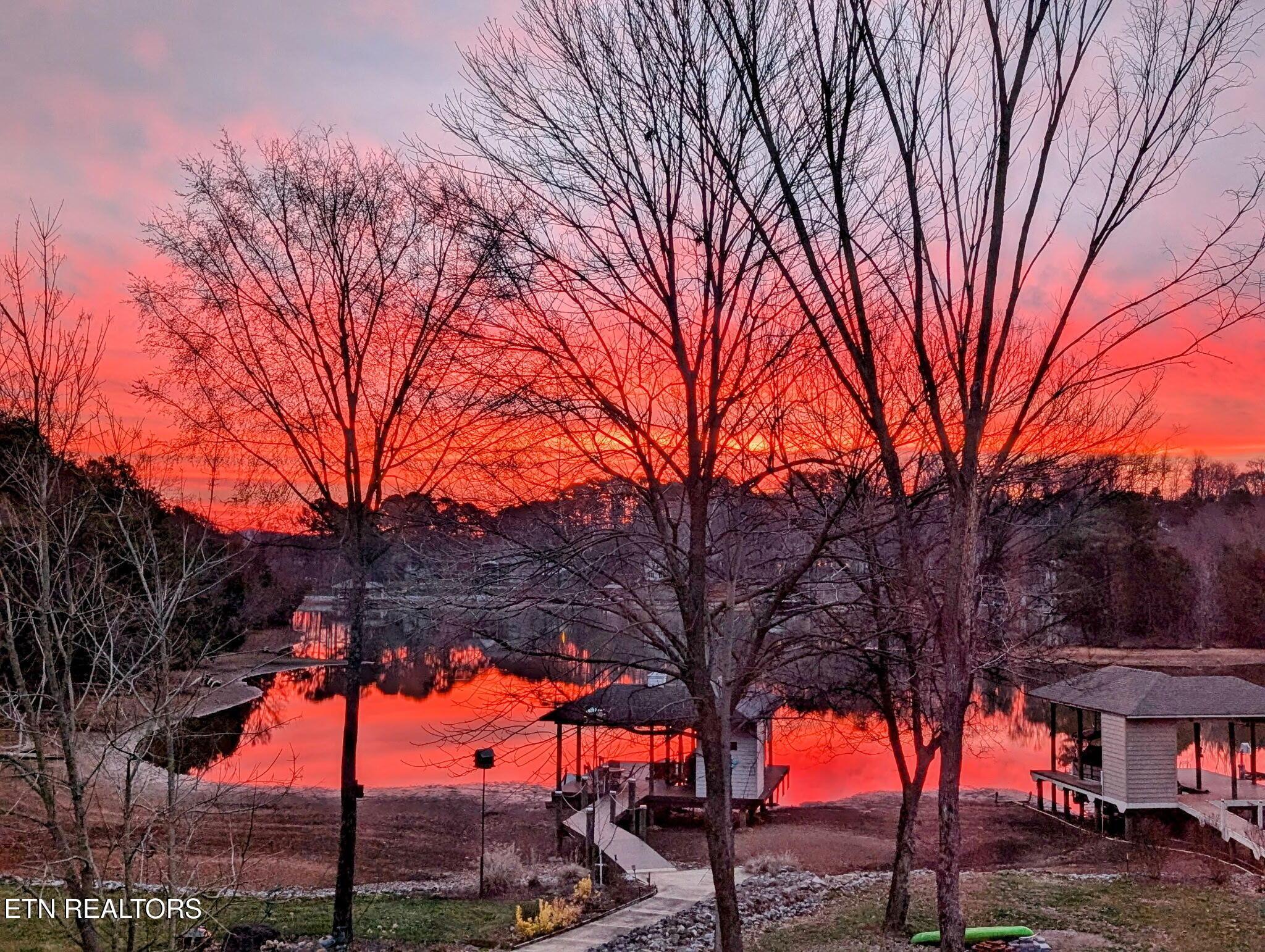 176 S Kanutsu Lane, Loudon, TN - Fort Loudoun and Tellico Lake Real Estate - Image# 2