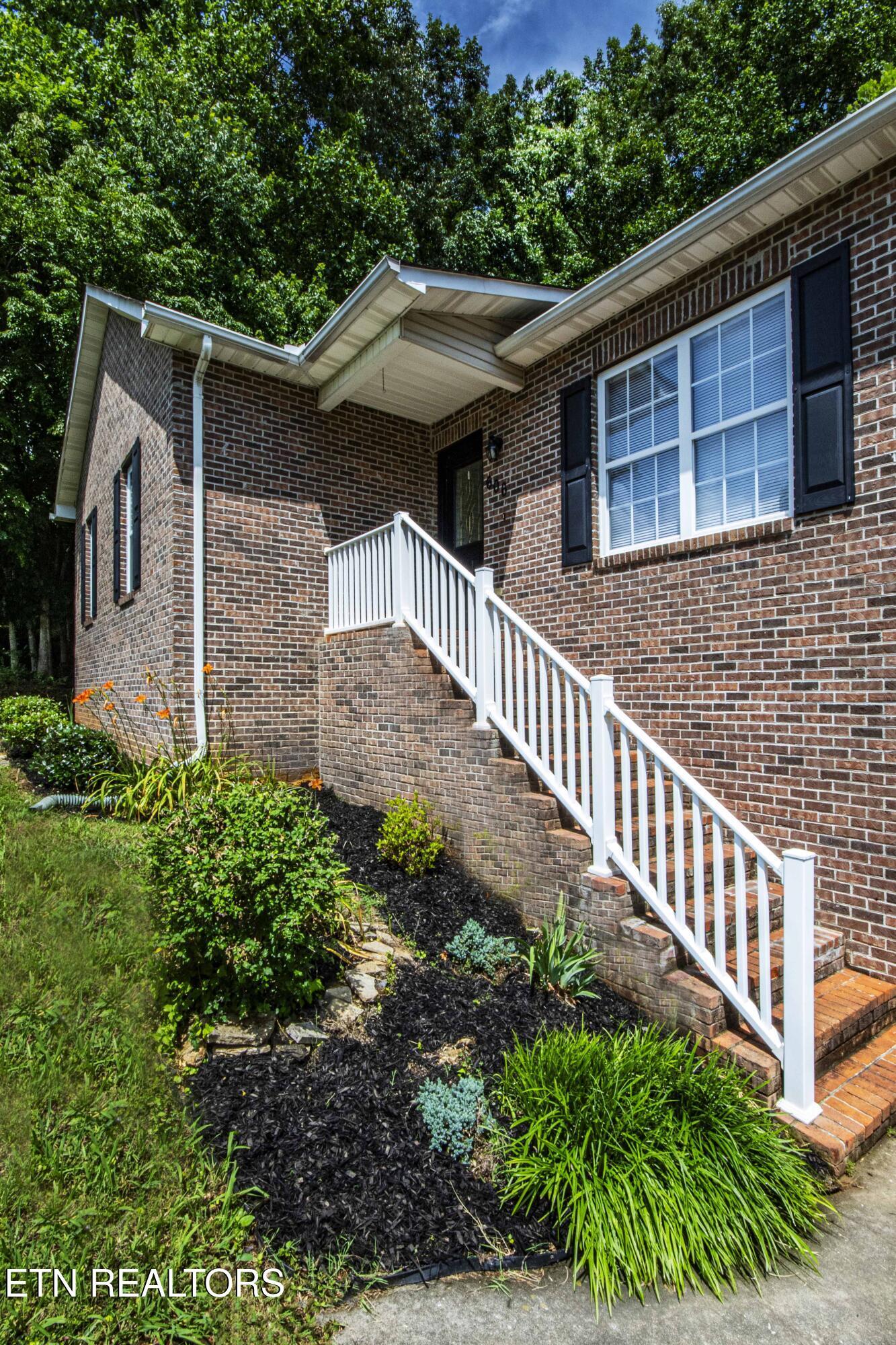 606 Liverpool Lane, Knoxville, TN - Fort Loudoun and Tellico Lake Real Estate - Image# 4