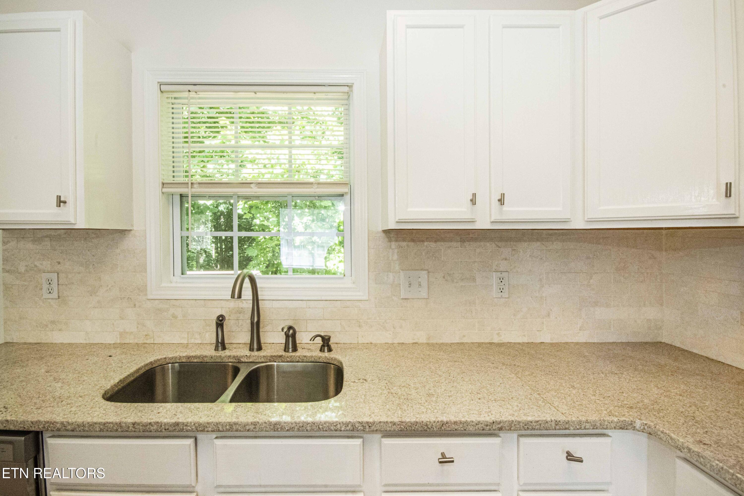606 Liverpool Lane, Knoxville, TN - Fort Loudoun and Tellico Lake Real Estate - Image# 27