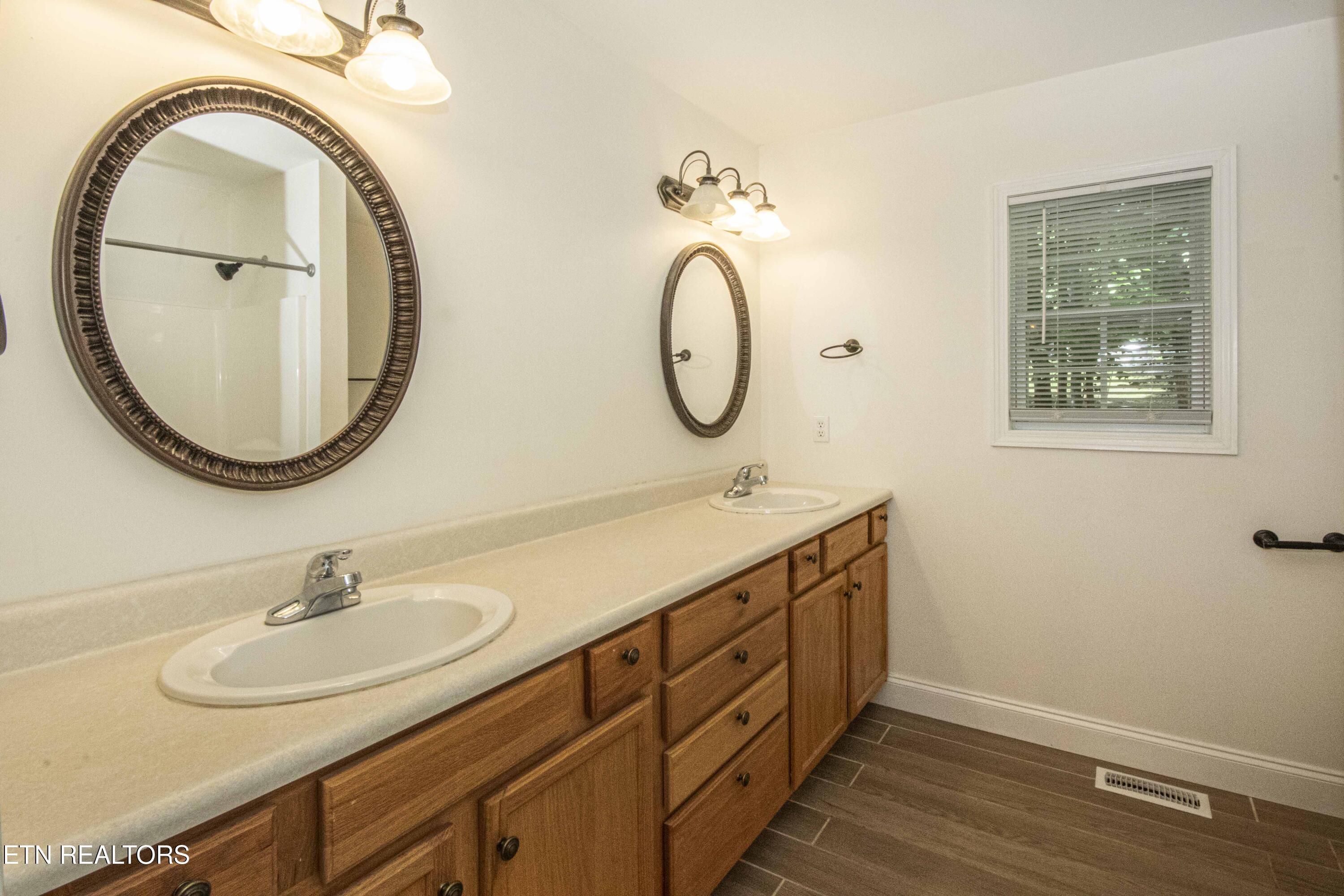 606 Liverpool Lane, Knoxville, TN - Fort Loudoun and Tellico Lake Real Estate - Image# 35