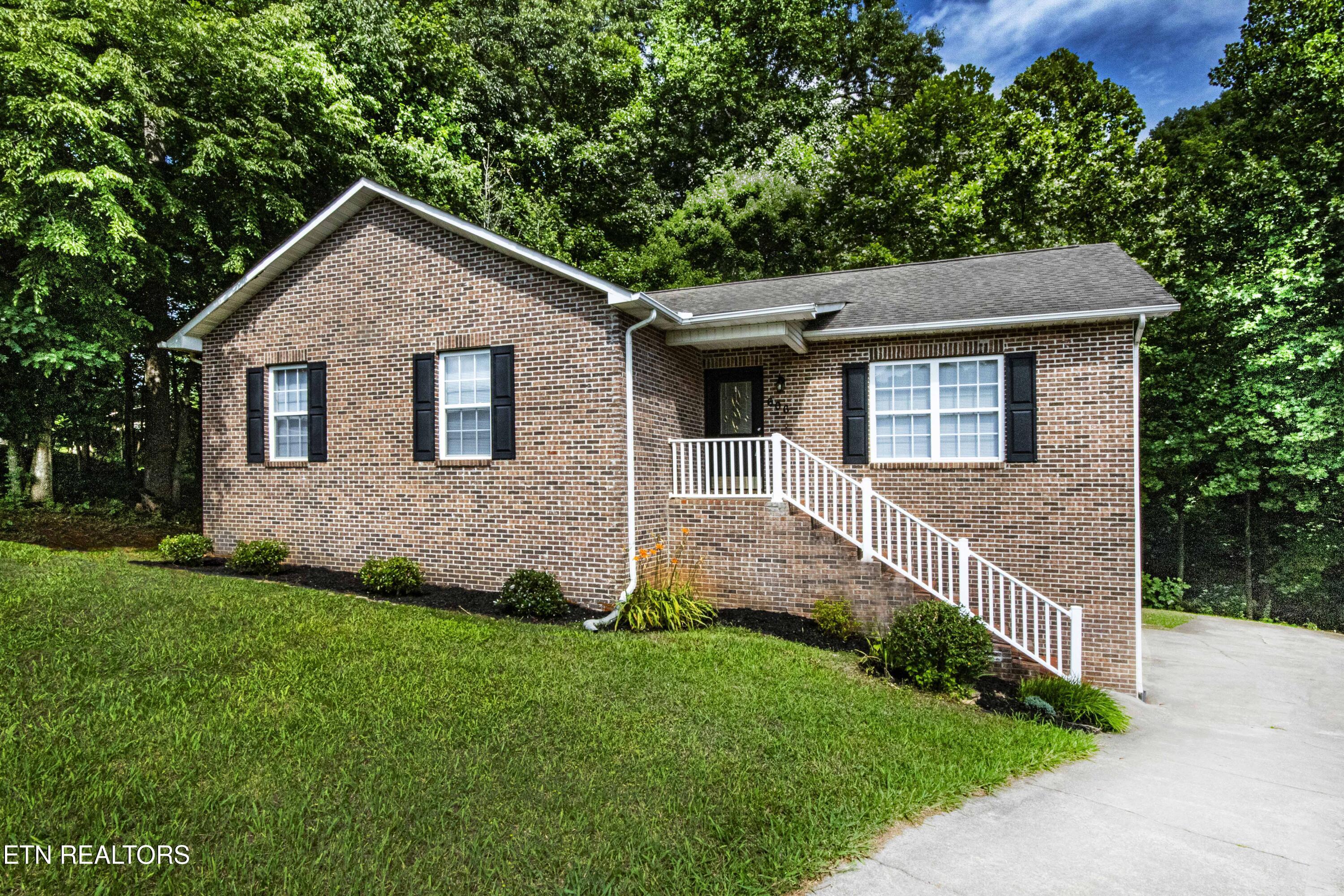 606 Liverpool Lane, Knoxville, TN - Fort Loudoun and Tellico Lake Real Estate - Image# 2