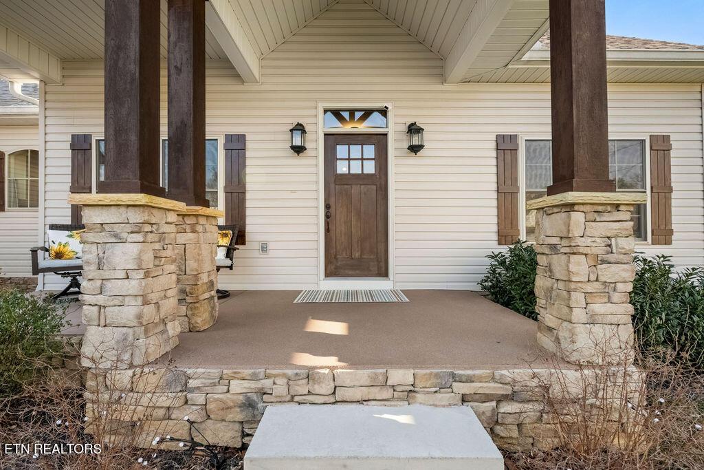 304 Elokwa Lane, Loudon, TN - Fort Loudoun and Tellico Lake Real Estate - Image# 4