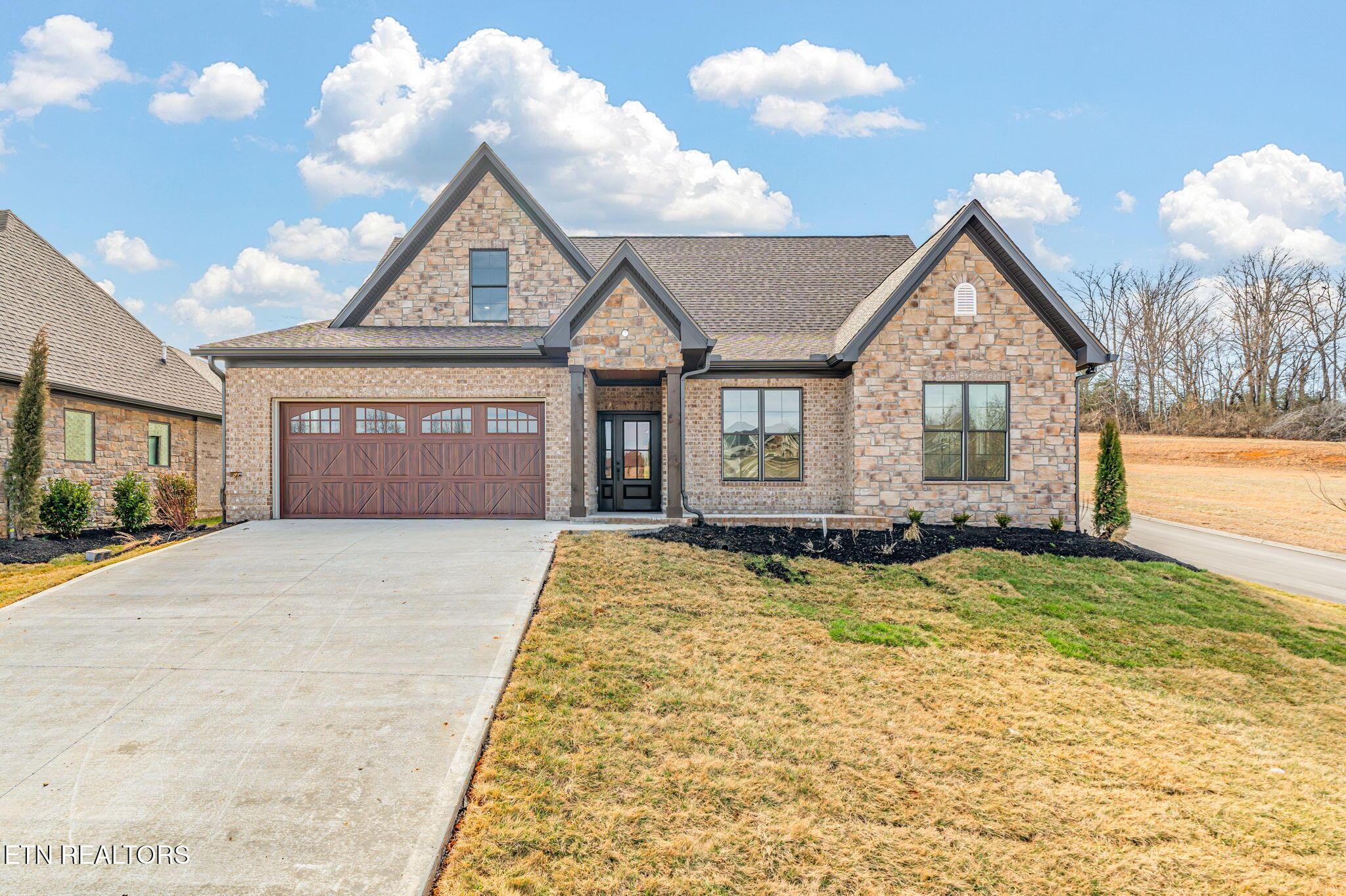 200 Goldcrest Drive, Vonore, TN