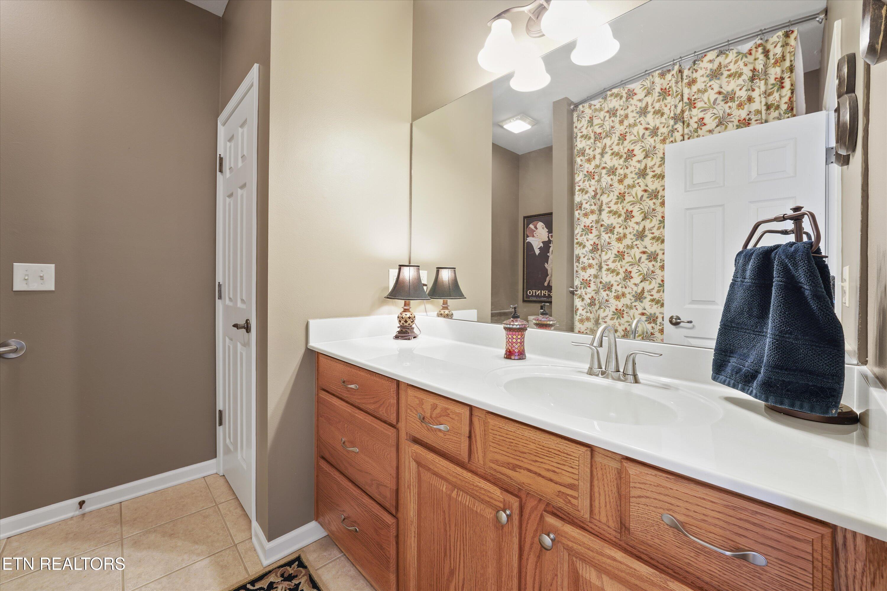 302 Chota Landing Trce, Loudon, TN - Fort Loudoun and Tellico Lake Real Estate - Image# 32