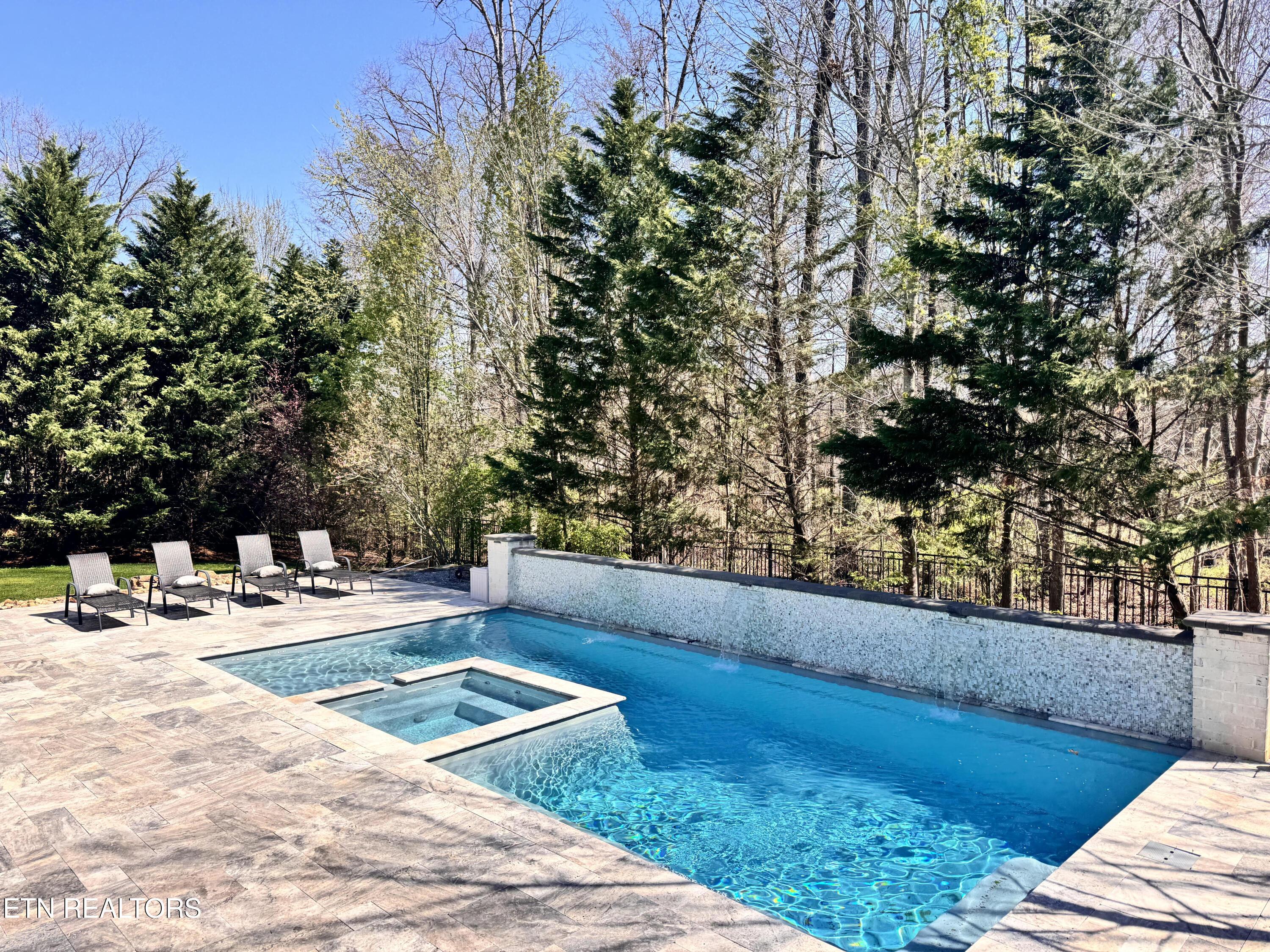 1245 Arborbrooke Drive, Knoxville, TN - Fort Loudoun and Tellico Lake Real Estate - Image# 3