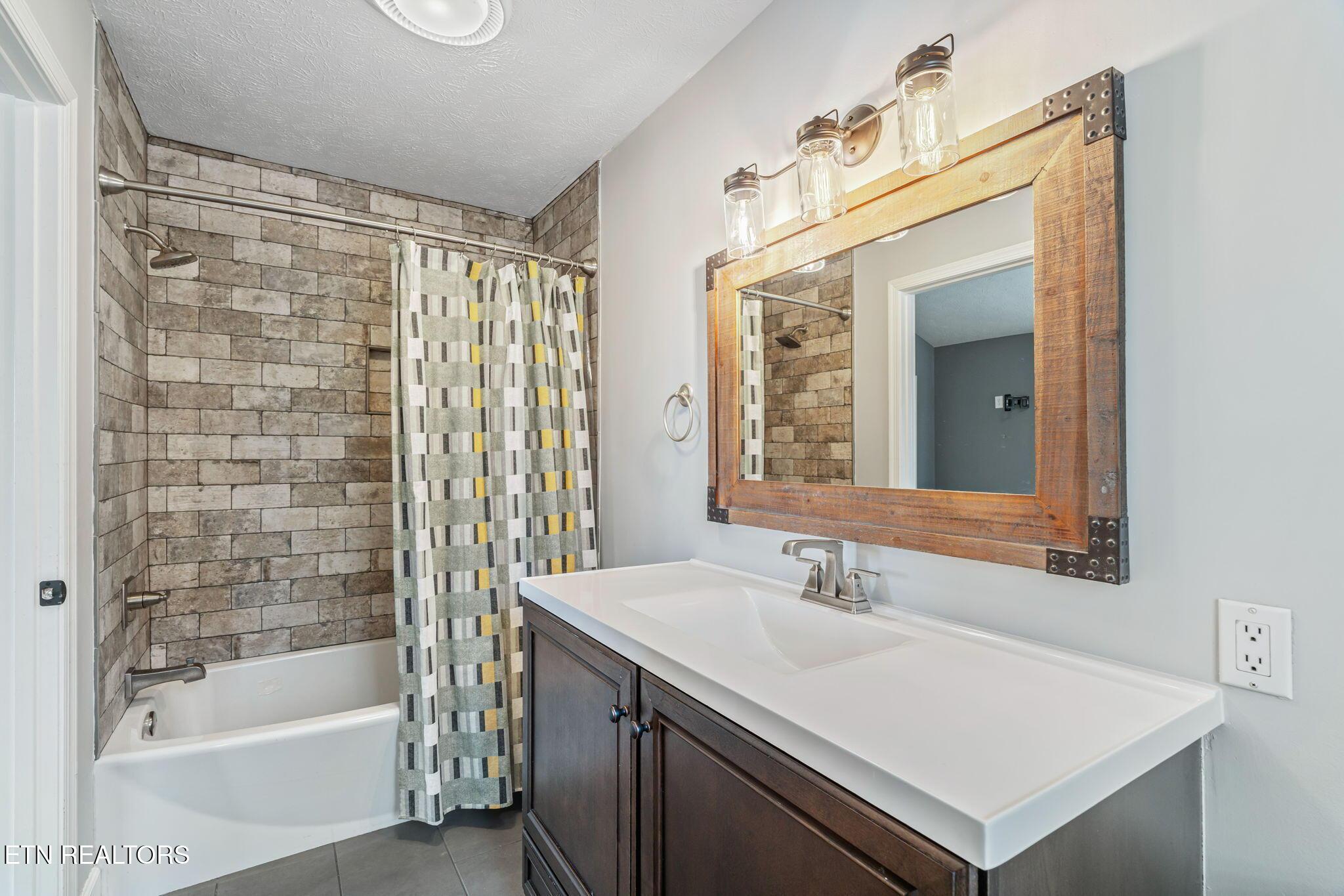 2426 Caravel Lane, Knoxville, TN - Fort Loudoun and Tellico Lake Real Estate - Image# 24