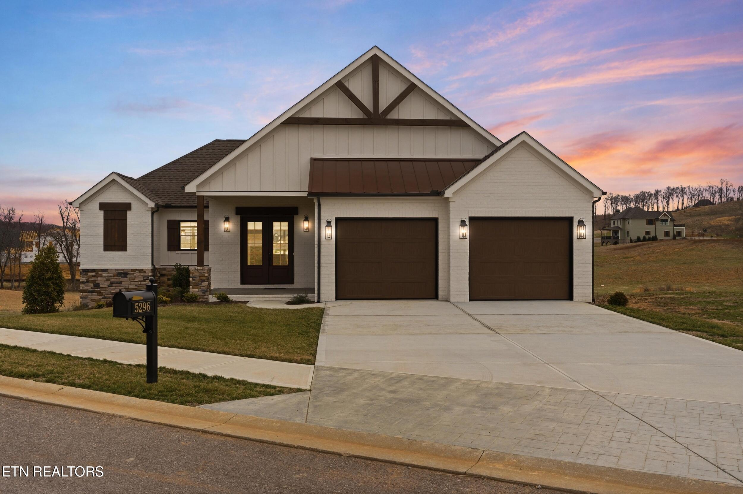 5296 Old Club Rd, Loudon, TN