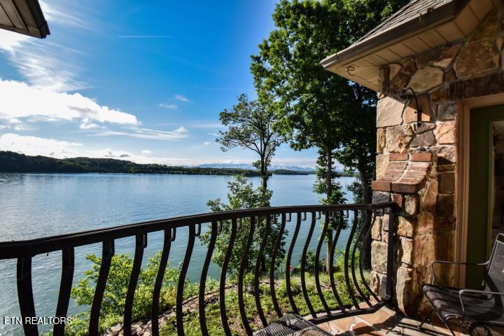 275 Rock Point Drive, Vonore, TN - Fort Loudoun and Tellico Lake Real Estate - Image# 4