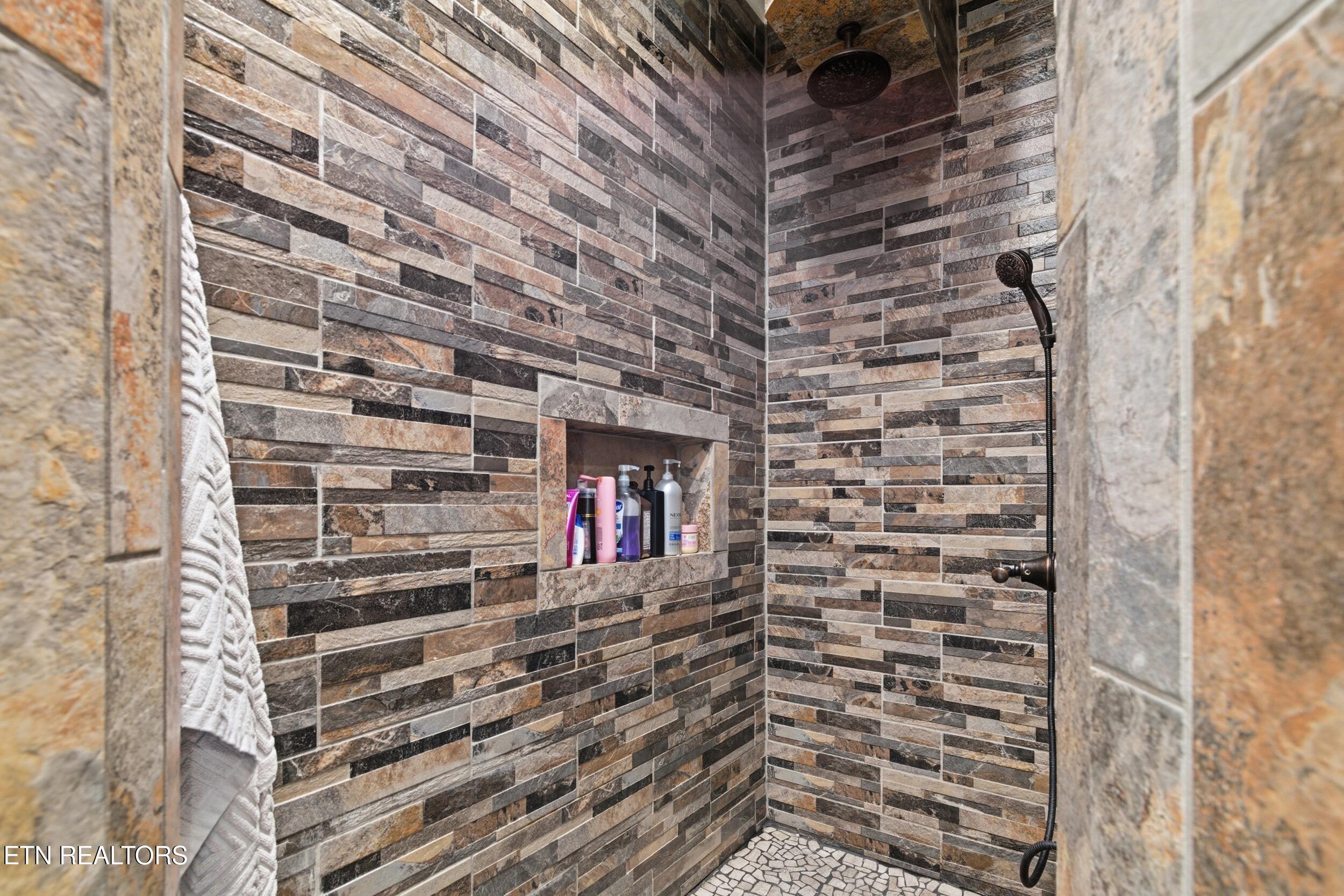 301 Inagehi Lane, Loudon, TN - Fort Loudoun and Tellico Lake Real Estate - Image# 29