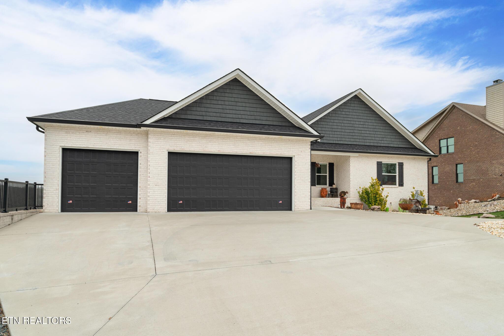 205 Waters Edge Way, Lenoir City, TN - Fort Loudoun and Tellico Lake Real Estate - Image# 4