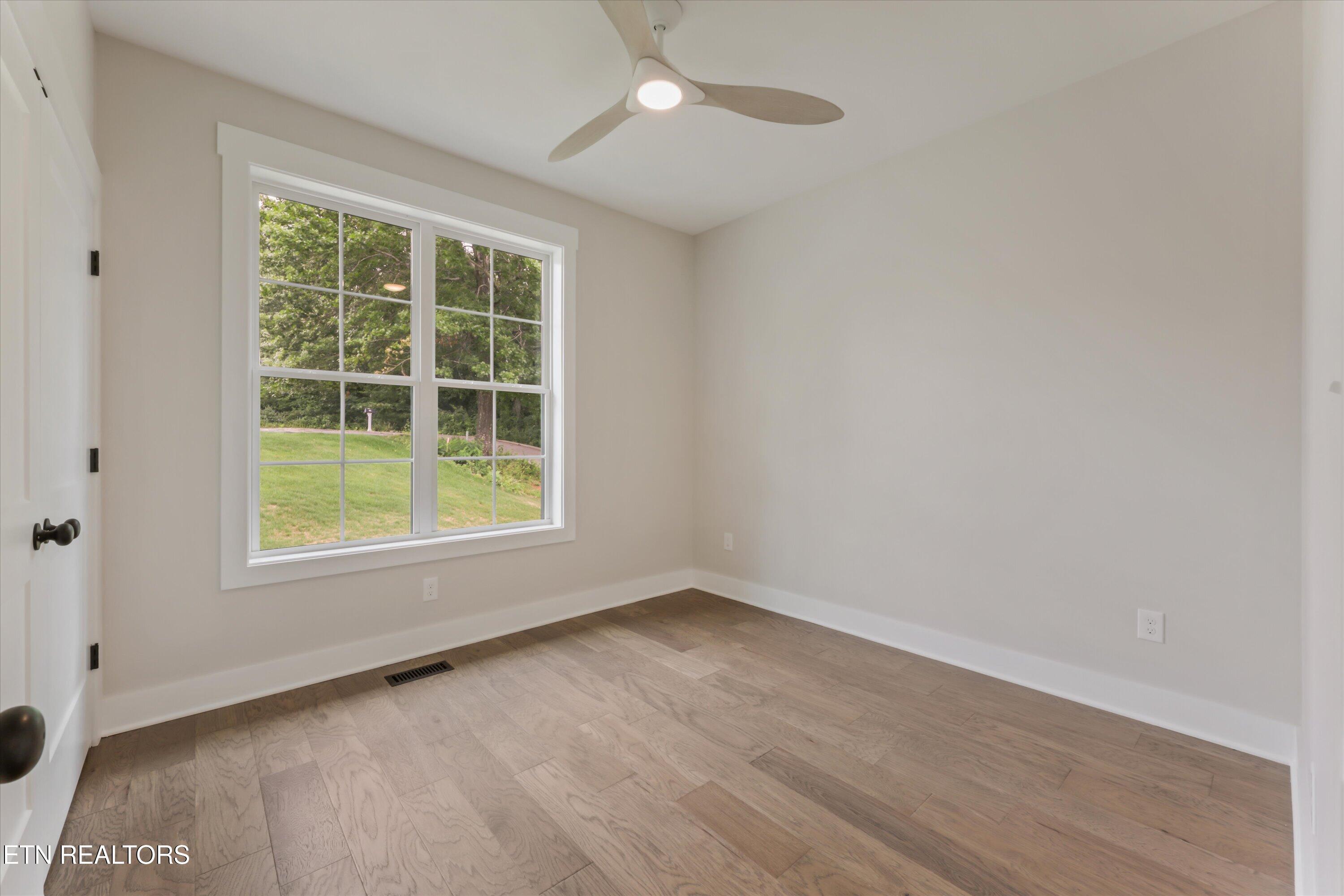 456 Fore Drive, Loudon, TN - Fort Loudoun and Tellico Lake Real Estate - Image# 5