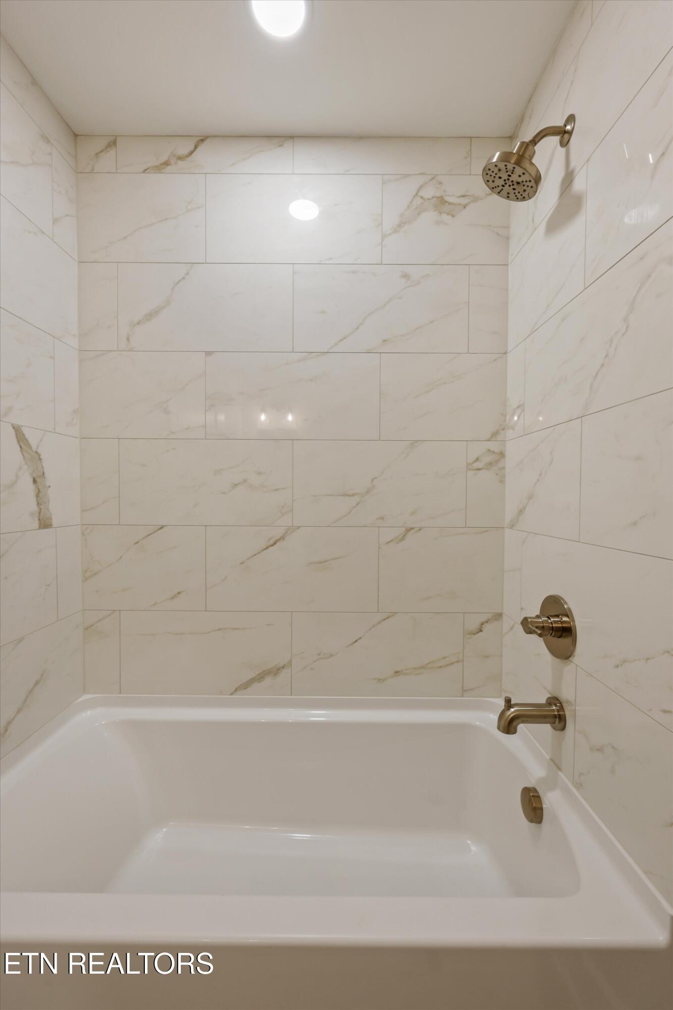 456 Fore Drive, Loudon, TN - Fort Loudoun and Tellico Lake Real Estate - Image# 27