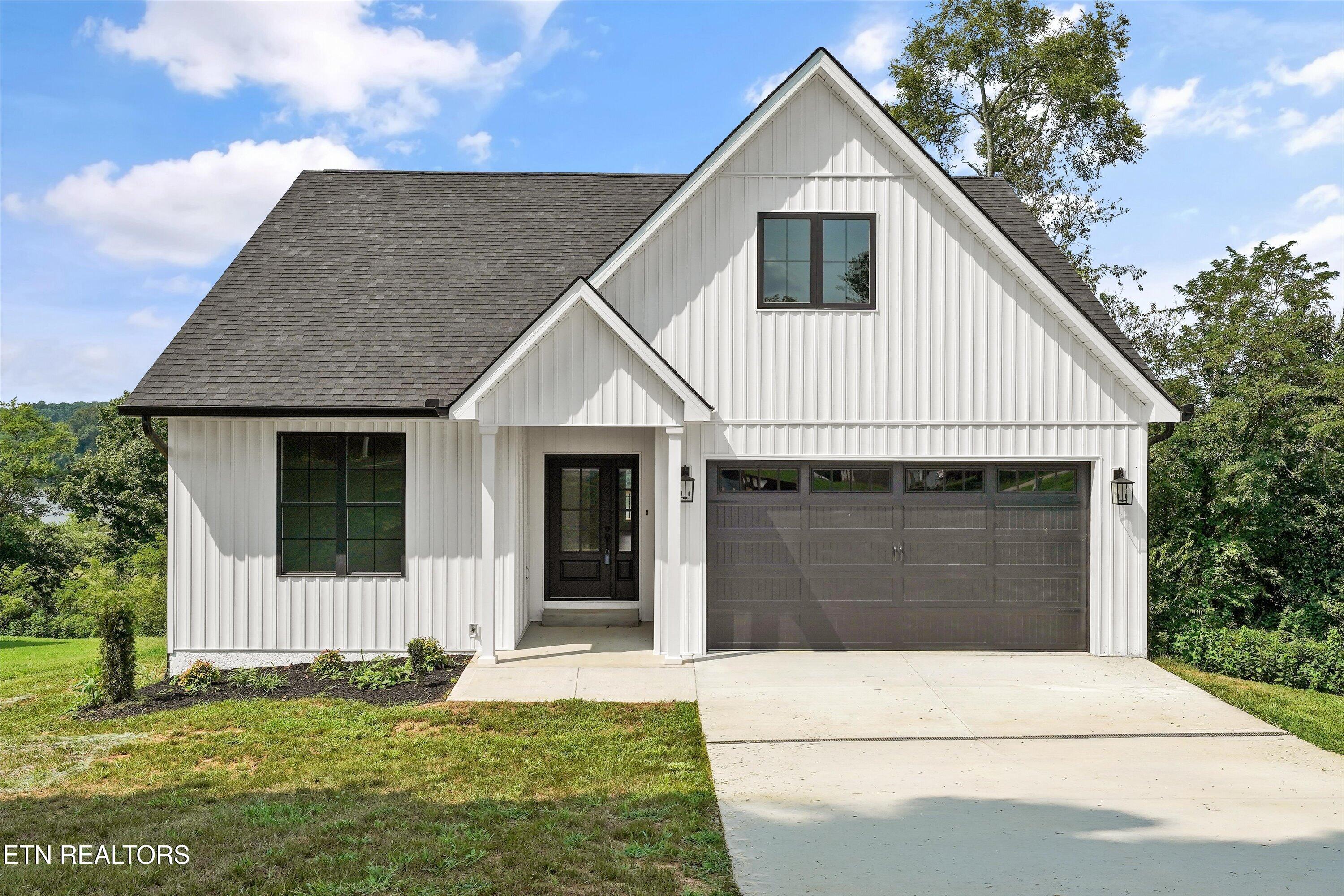 456 Fore Drive, Loudon, TN - Fort Loudoun and Tellico Lake Real Estate - Image# 2