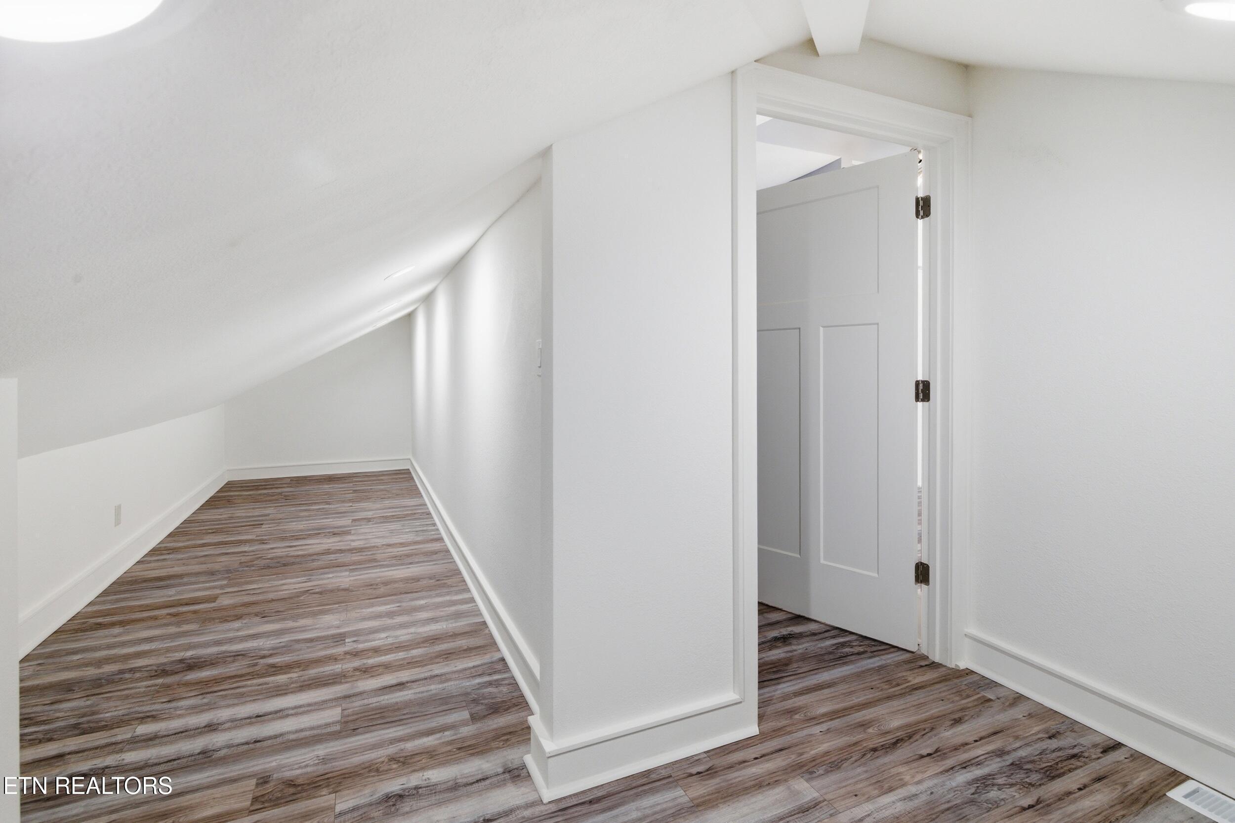 301 Inagehi Lane, Loudon, TN - Fort Loudoun and Tellico Lake Real Estate - Image# 43