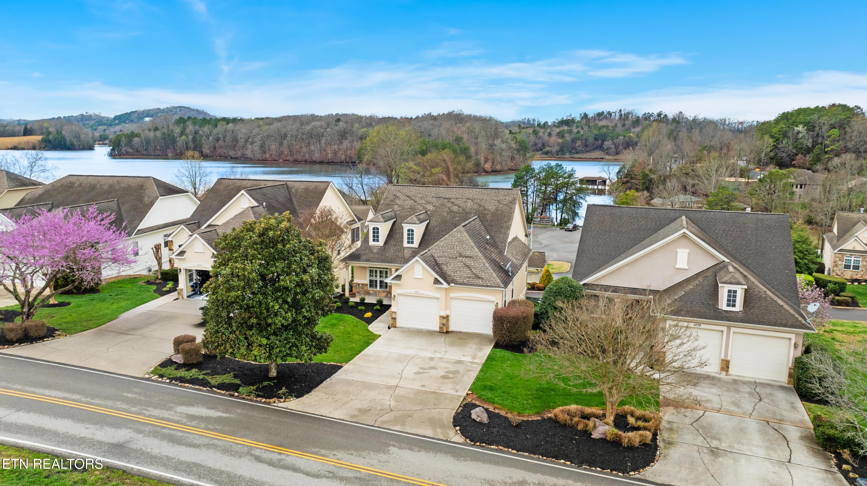 1069 Rarity Bay Pkwy, Vonore, TN