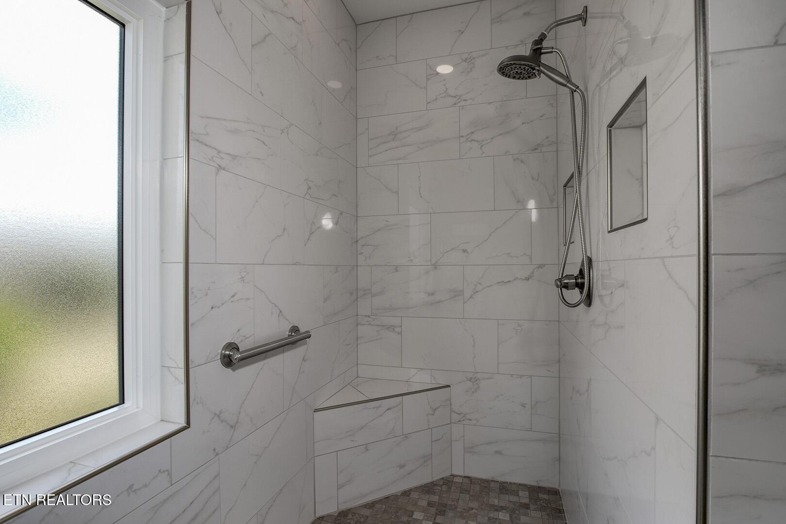113 Shawnee Point, Loudon, TN - Fort Loudoun and Tellico Lake Real Estate - Image# 27