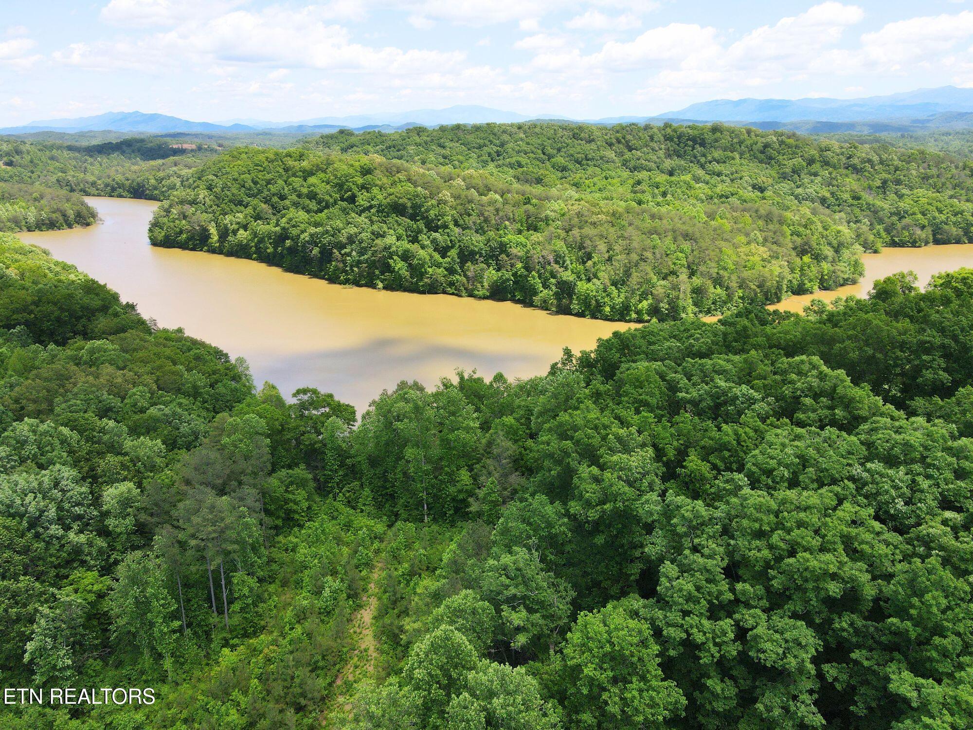 2070 Winding Tr, Vonore, TN - Fort Loudoun and Tellico Lake Real Estate - Image# 16