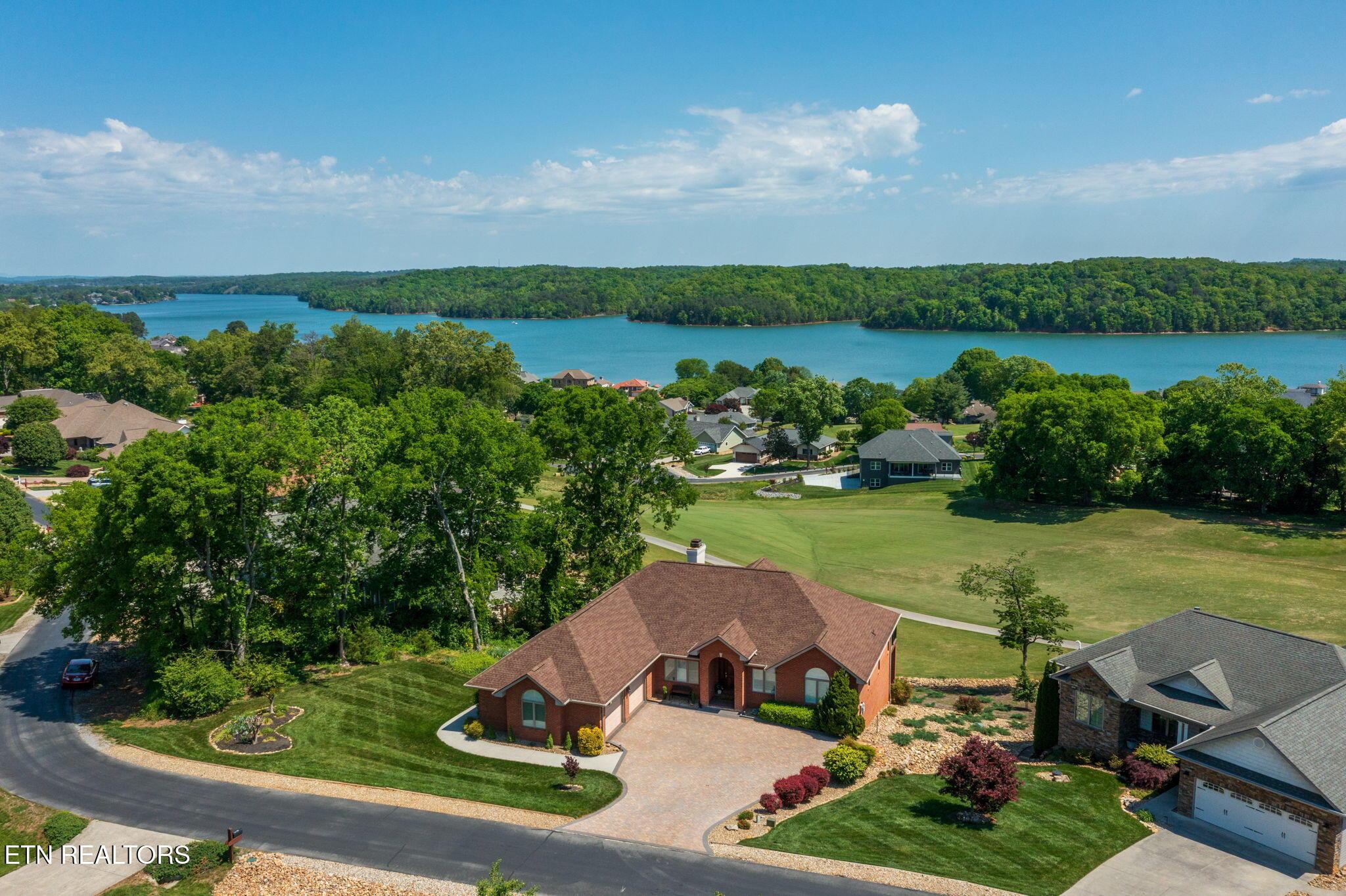 207 Tuhdegwa Lane, Loudon, TN - Fort Loudoun and Tellico Lake Real Estate - Image# 2