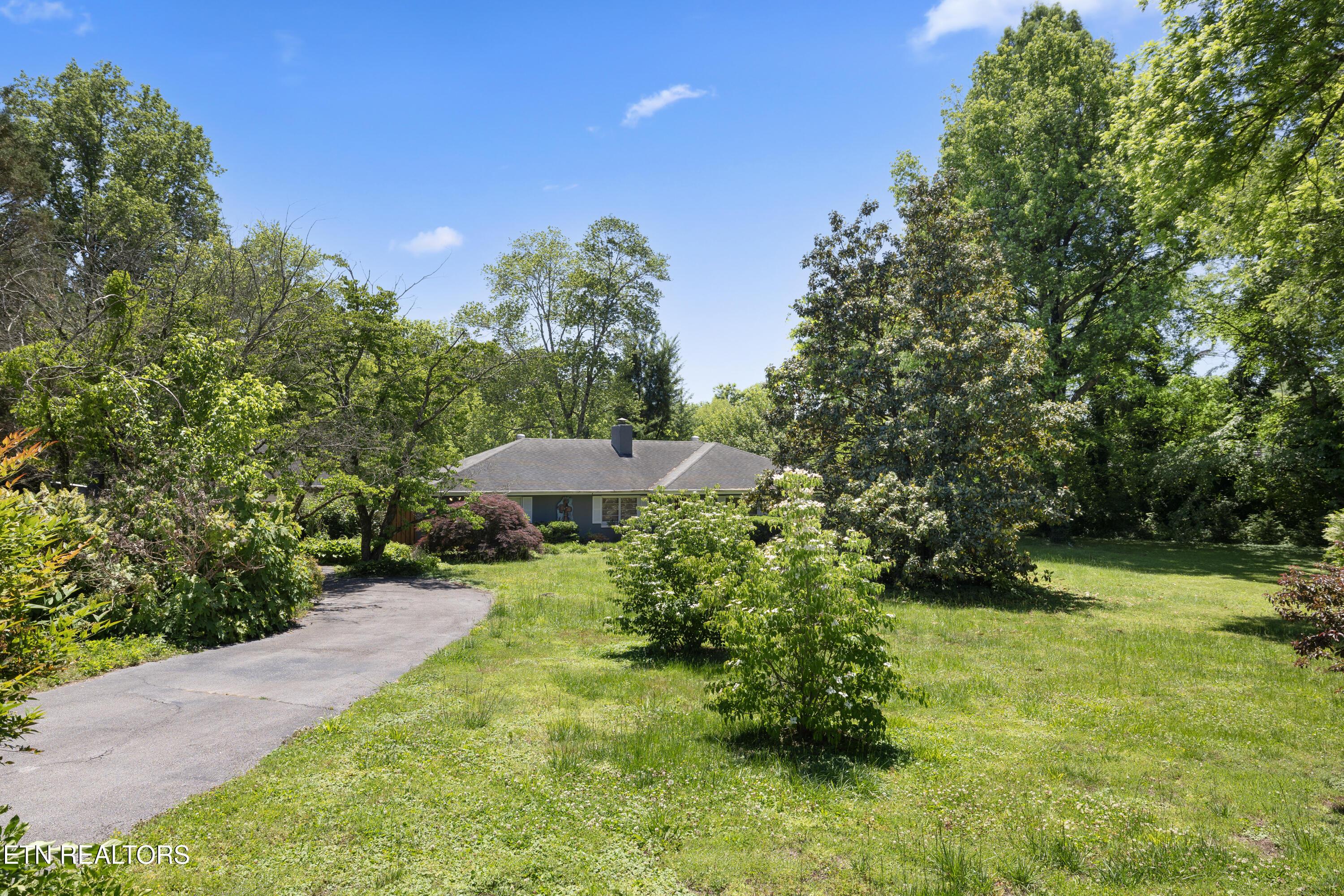 5800 Holston Hills Rd, Knoxville, TN - Fort Loudoun and Tellico Lake Real Estate - Image# 2