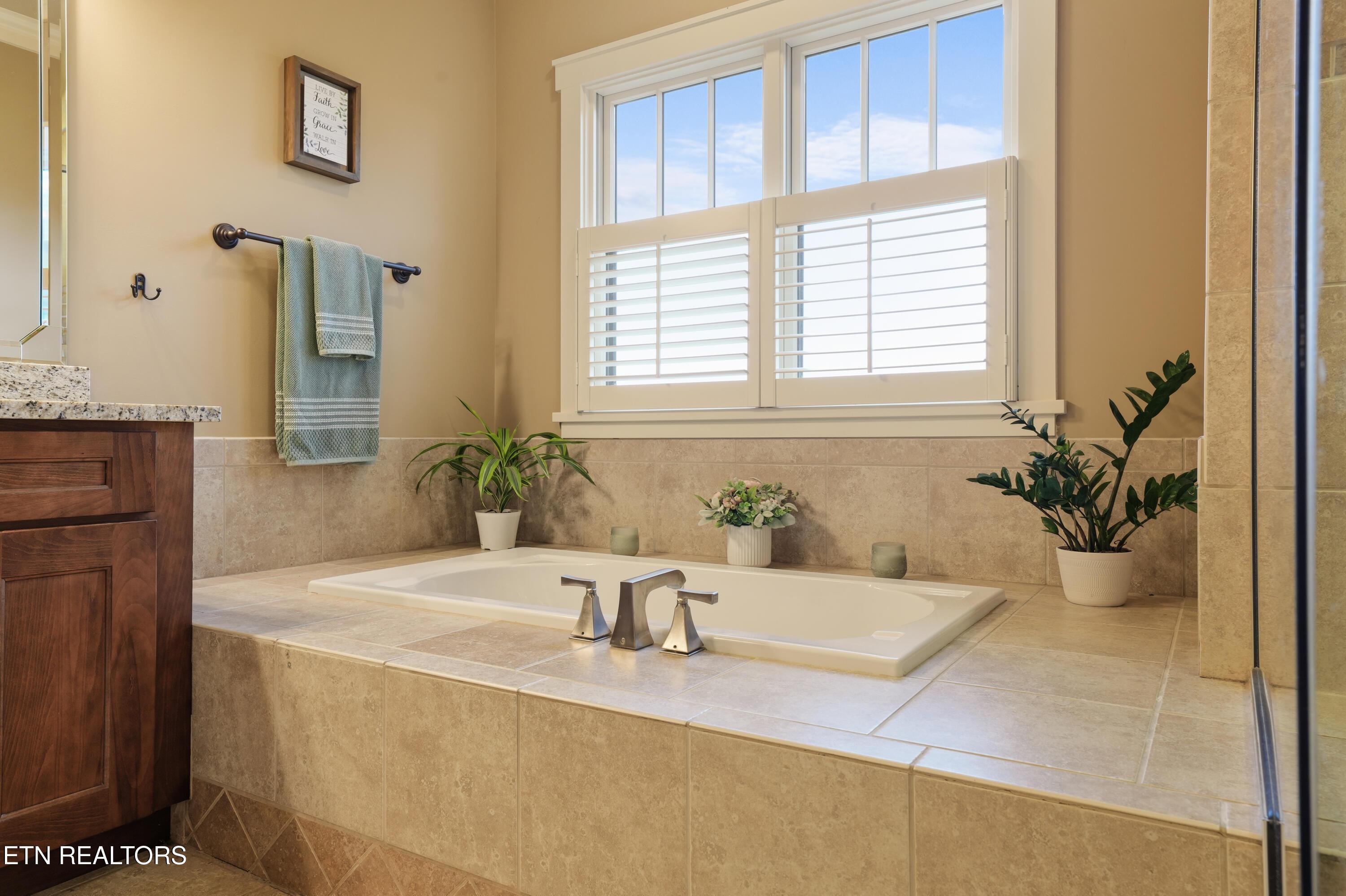 2620 Persimmon, Loudon, TN - Fort Loudoun and Tellico Lake Real Estate - Image# 15