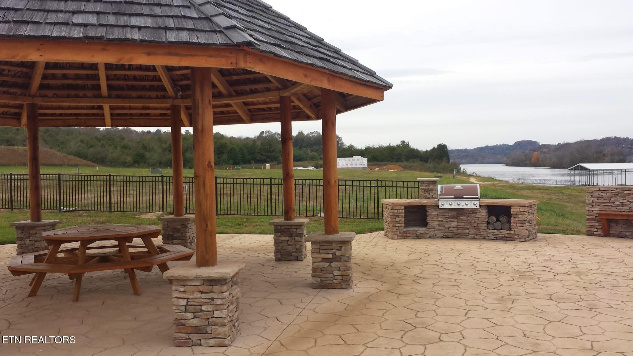 562 Charleston, Loudon, TN - Fort Loudoun and Tellico Lake Real Estate - Image# 5