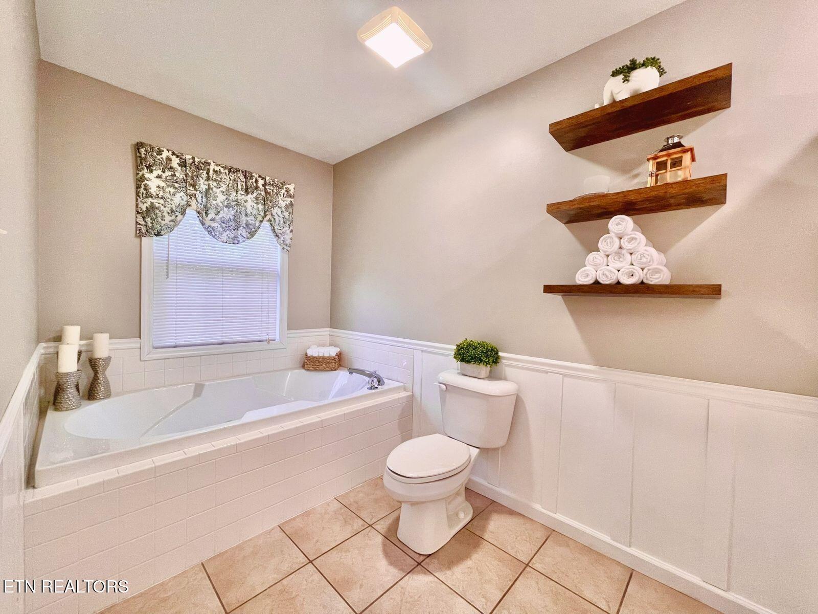 12632 Distant View Lane, Knoxville, TN - Fort Loudoun and Tellico Lake Real Estate - Image# 10