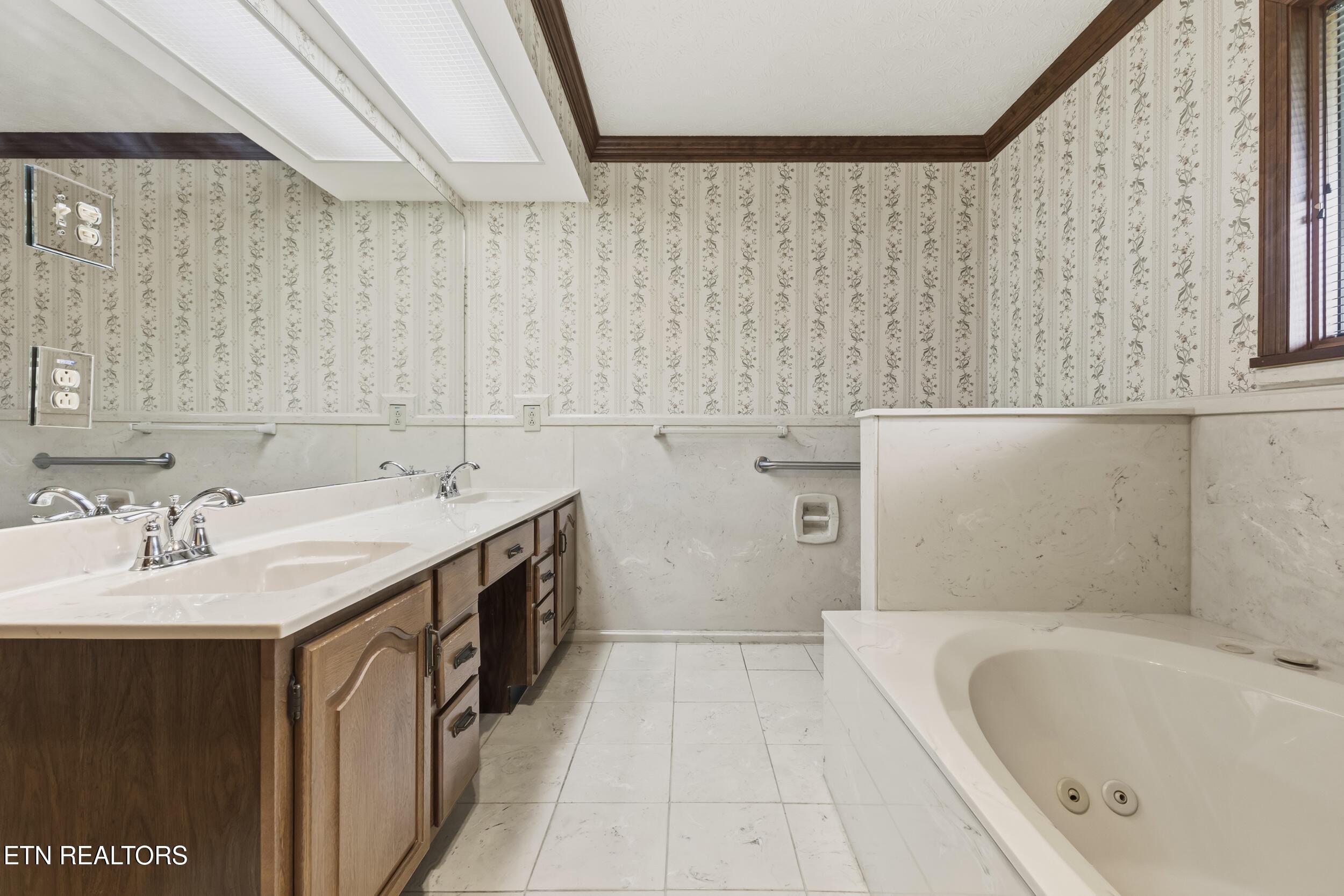 10024 Casa Real Cove, Knoxville, TN - Fort Loudoun and Tellico Lake Real Estate - Image# 27