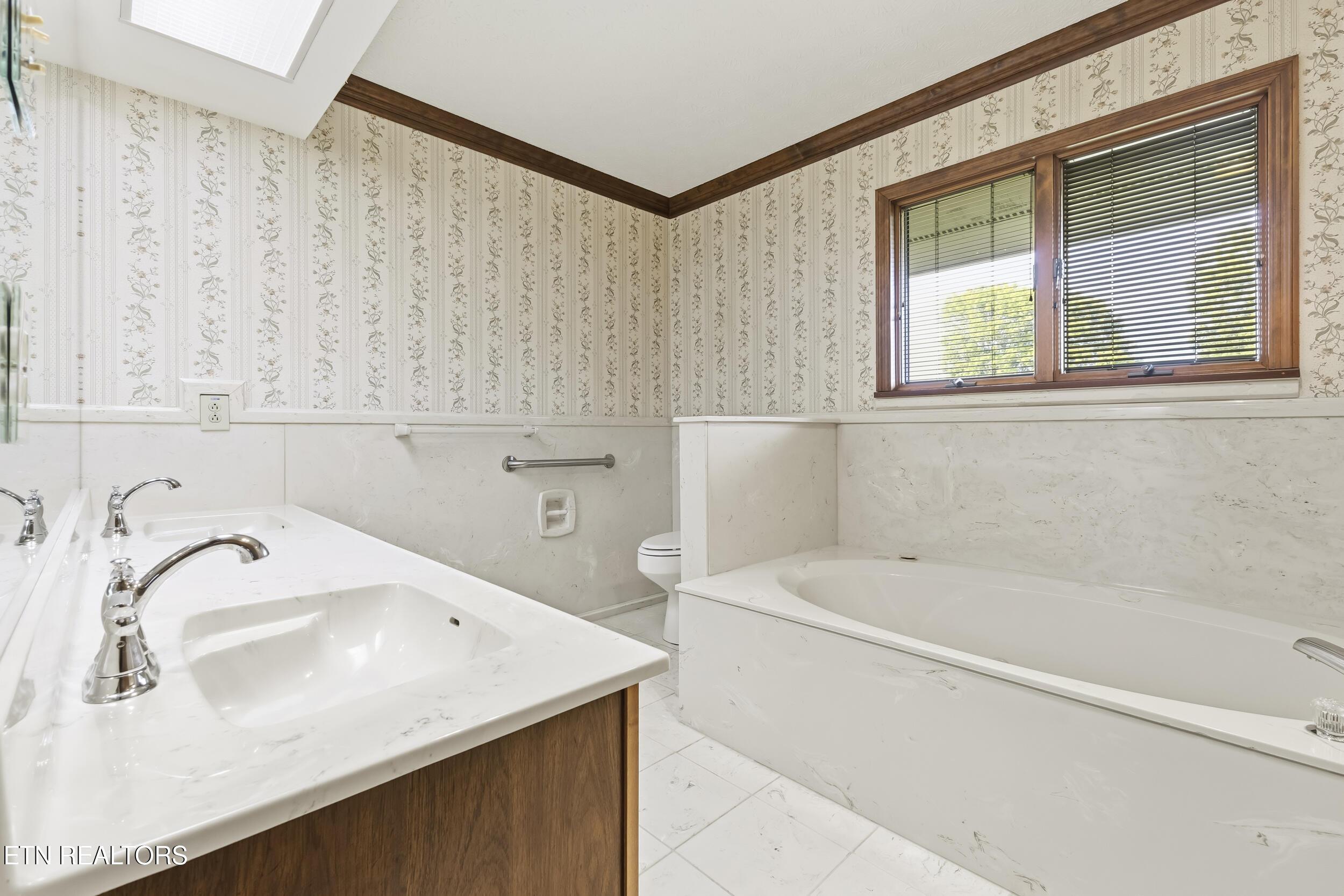 10024 Casa Real Cove, Knoxville, TN - Fort Loudoun and Tellico Lake Real Estate - Image# 28