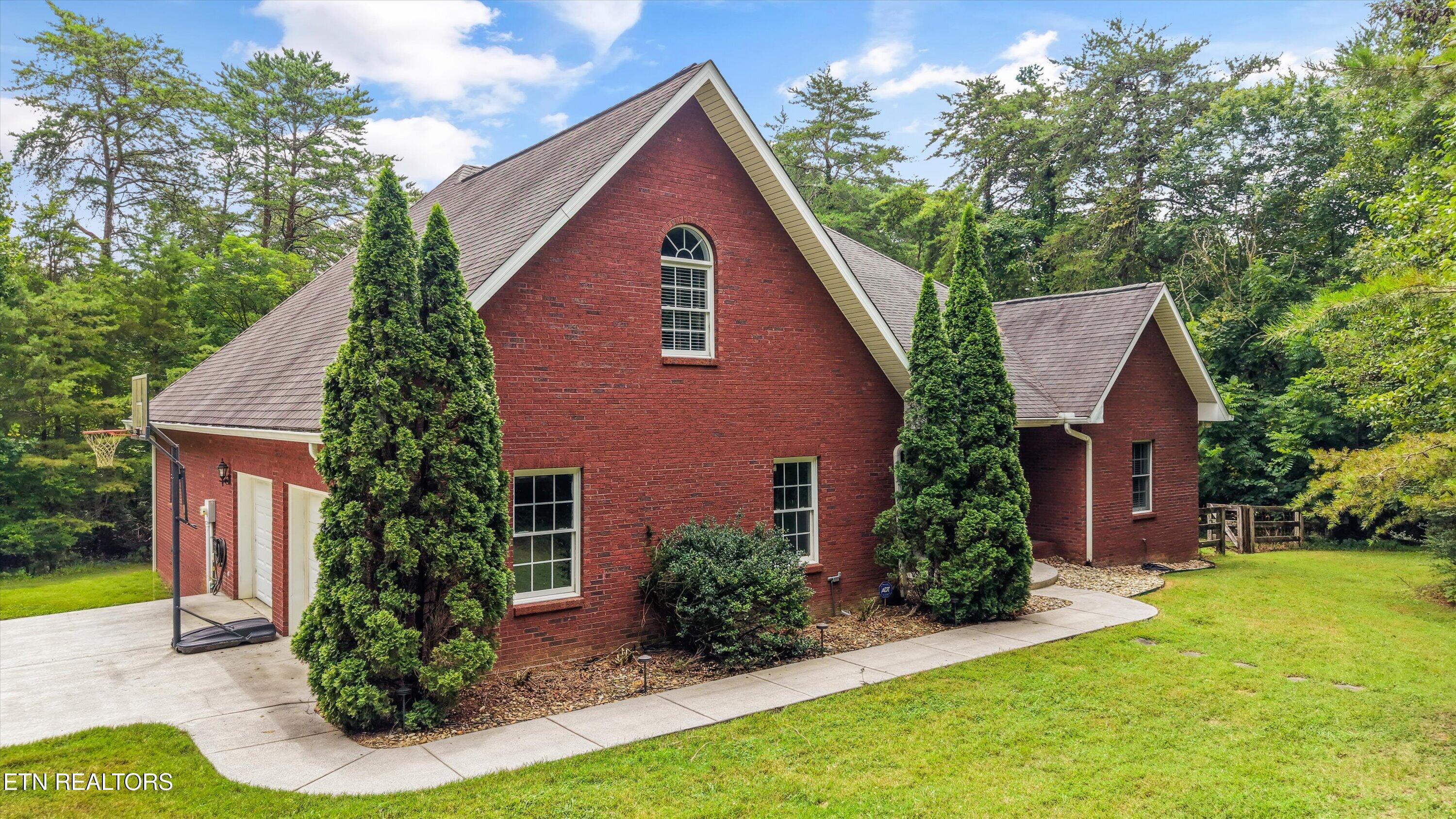 3727 Fox Creek Rd, Louisville, TN - Fort Loudoun and Tellico Lake Real Estate - Image# 1