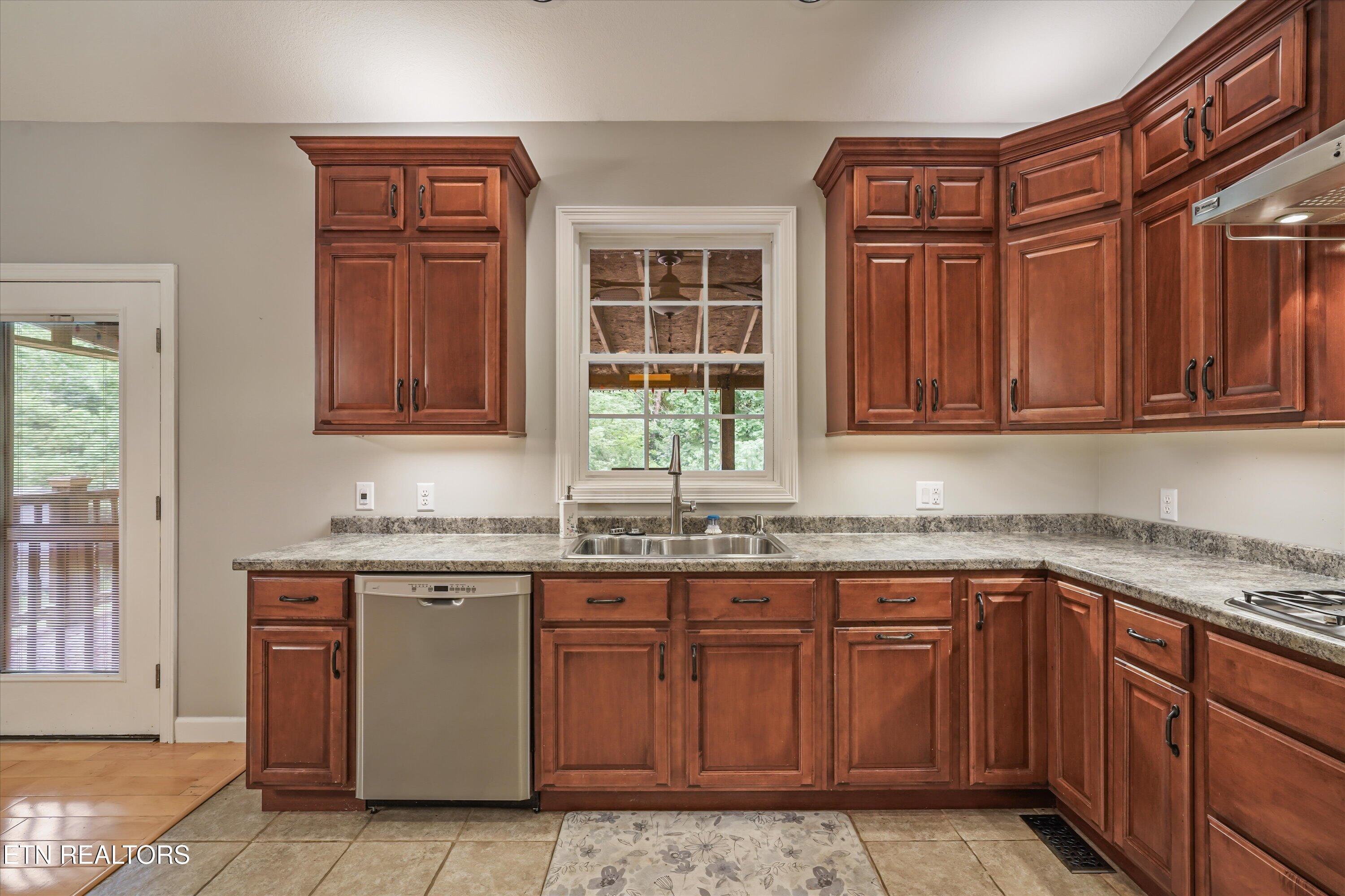 3727 Fox Creek Rd, Louisville, TN - Fort Loudoun and Tellico Lake Real Estate - Image# 11