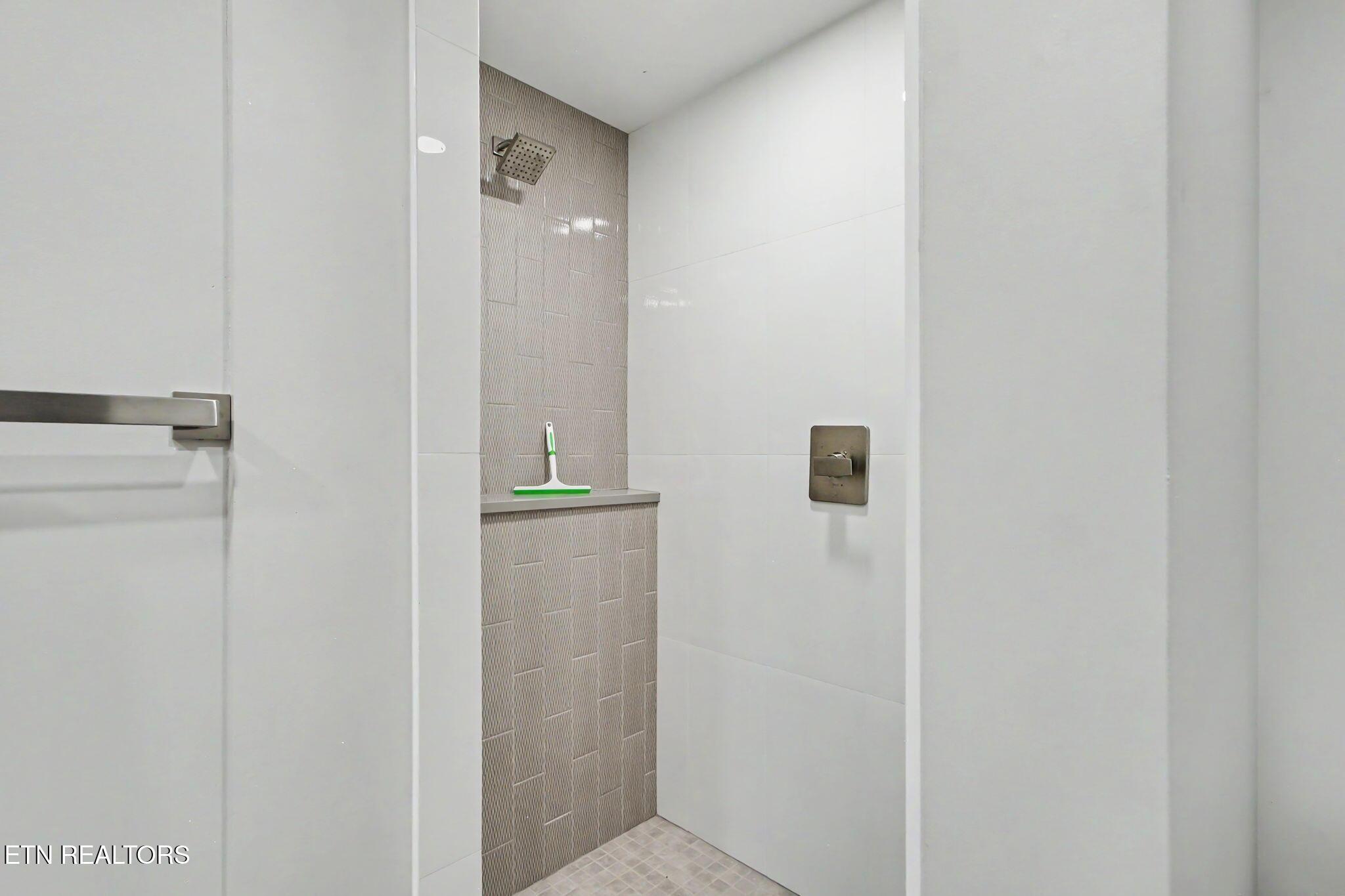 428 Igoti Lane, Loudon, TN - Fort Loudoun and Tellico Lake Real Estate - Image# 38