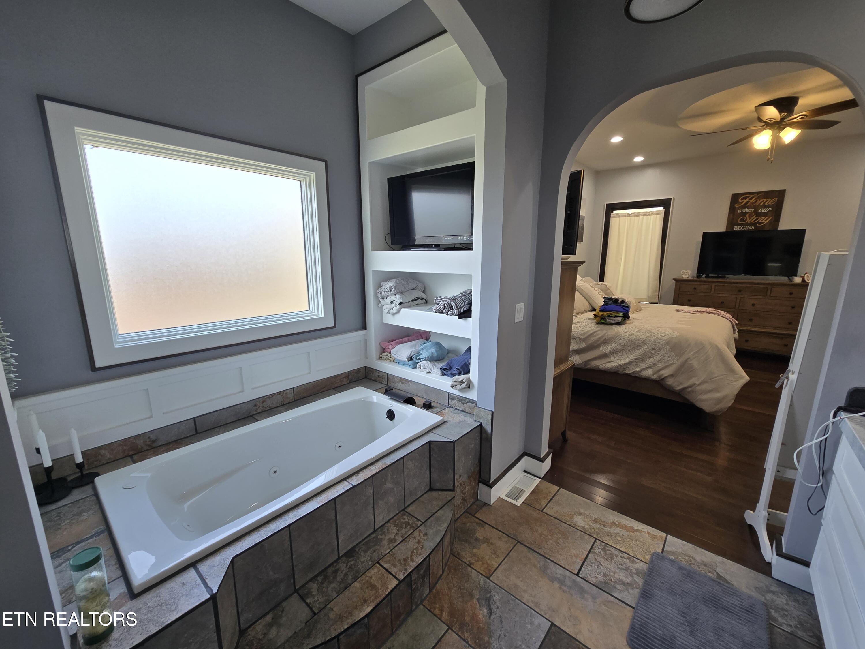 301 Inagehi Lane, Loudon, TN - Fort Loudoun and Tellico Lake Real Estate - Image# 15