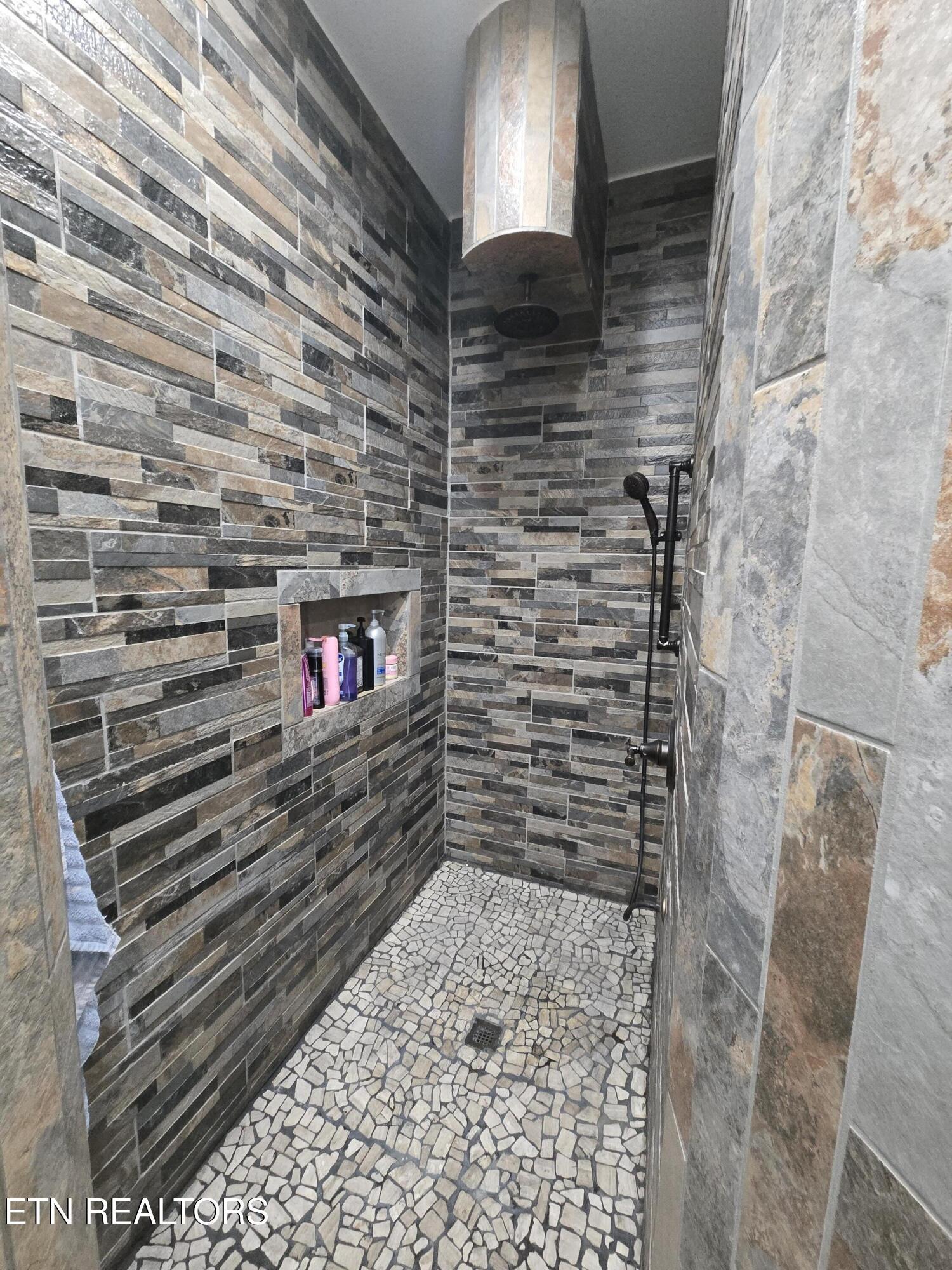 301 Inagehi Lane, Loudon, TN - Fort Loudoun and Tellico Lake Real Estate - Image# 19