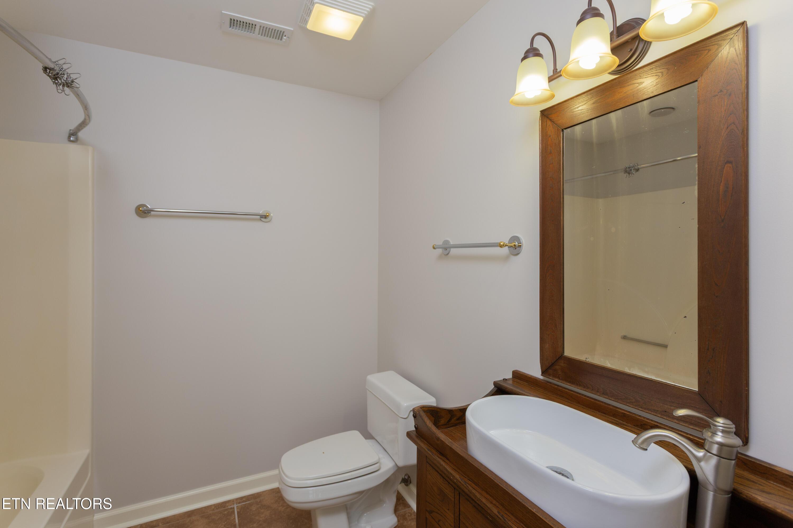 3445 Commodore Point, Knoxville, TN - Fort Loudoun and Tellico Lake Real Estate - Image# 24