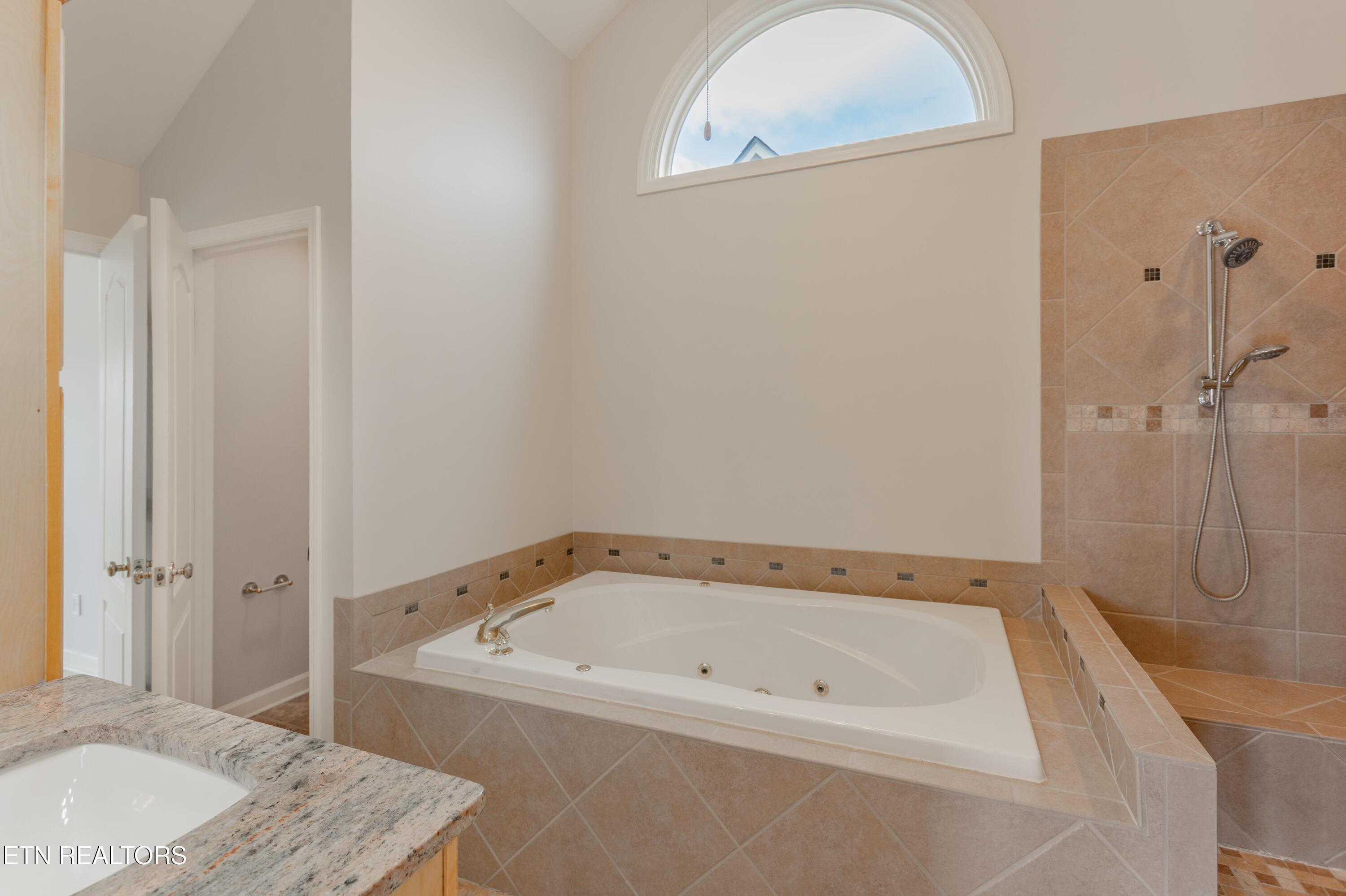 3445 Commodore Point, Knoxville, TN - Fort Loudoun and Tellico Lake Real Estate - Image# 32