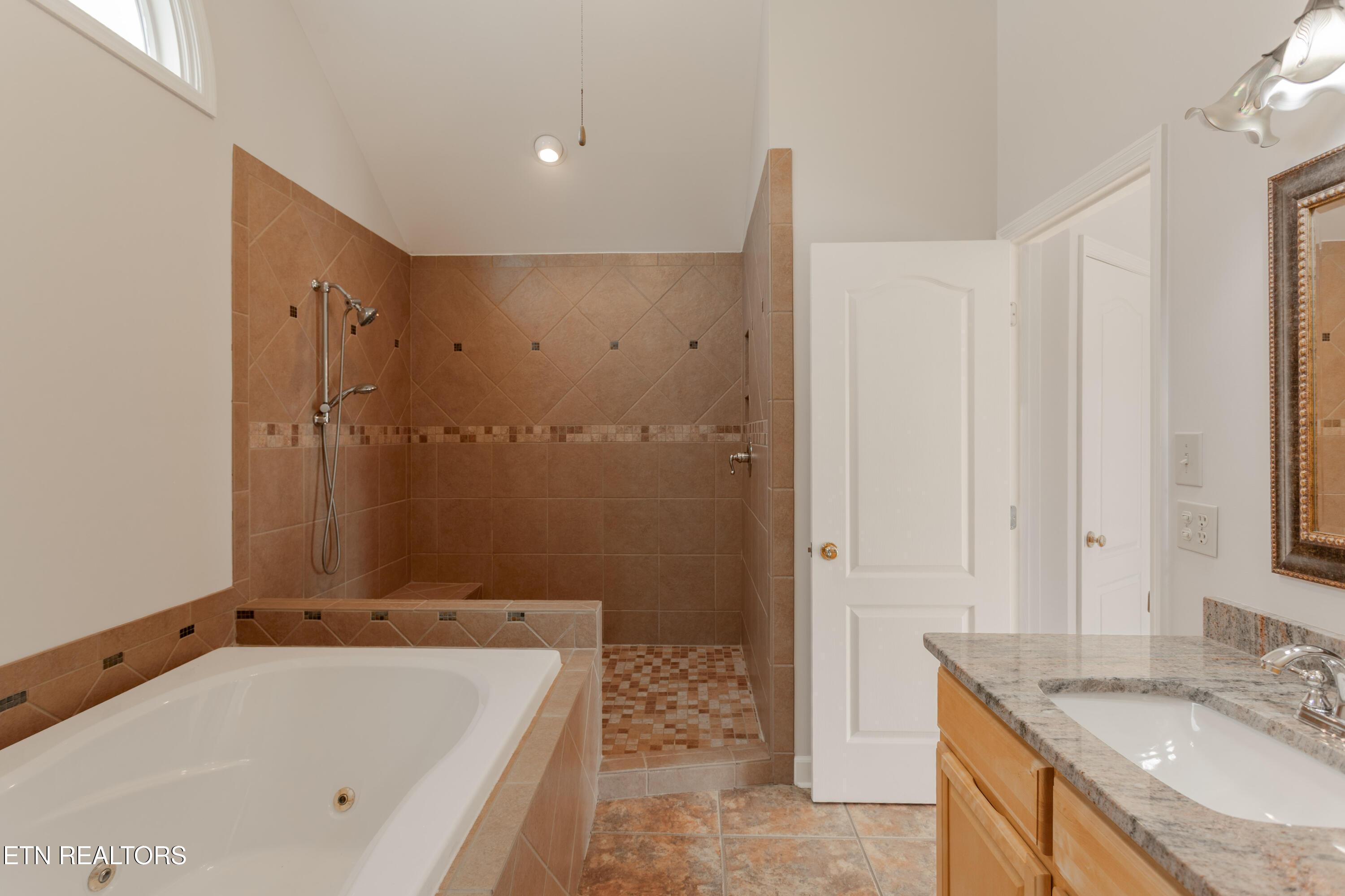 3445 Commodore Point, Knoxville, TN - Fort Loudoun and Tellico Lake Real Estate - Image# 34