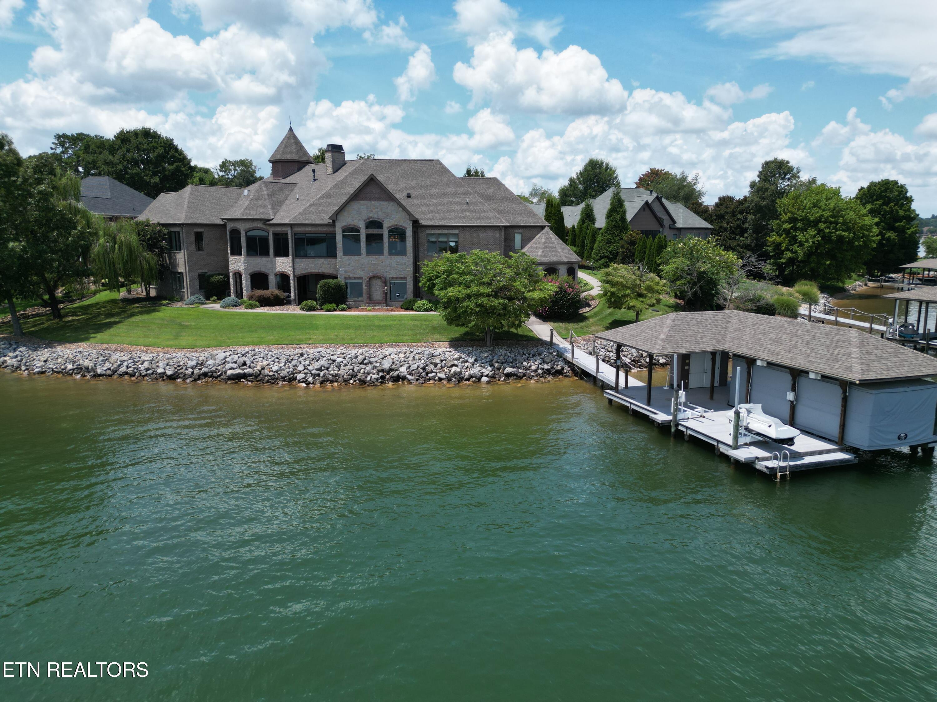 410 Cayuga Drive, Loudon, TN - Fort Loudoun and Tellico Lake Real Estate - Image# 2