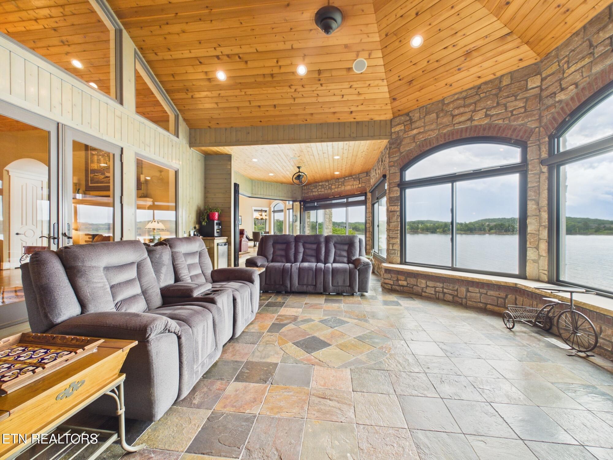 410 Cayuga Drive, Loudon, TN - Fort Loudoun and Tellico Lake Real Estate - Image# 24
