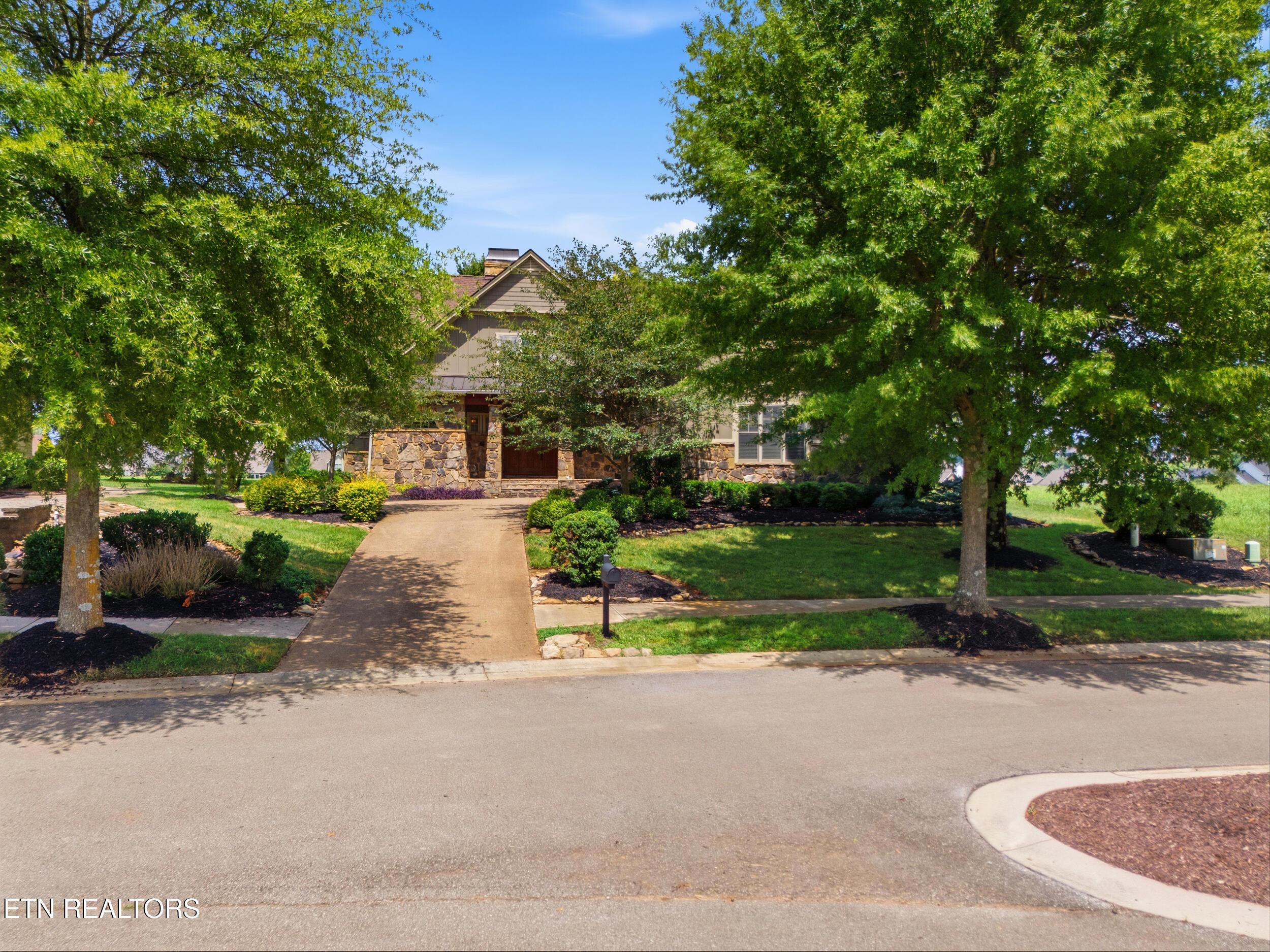 593 Old Barn Lane, Loudon, TN - Fort Loudoun and Tellico Lake Real Estate - Image# 2