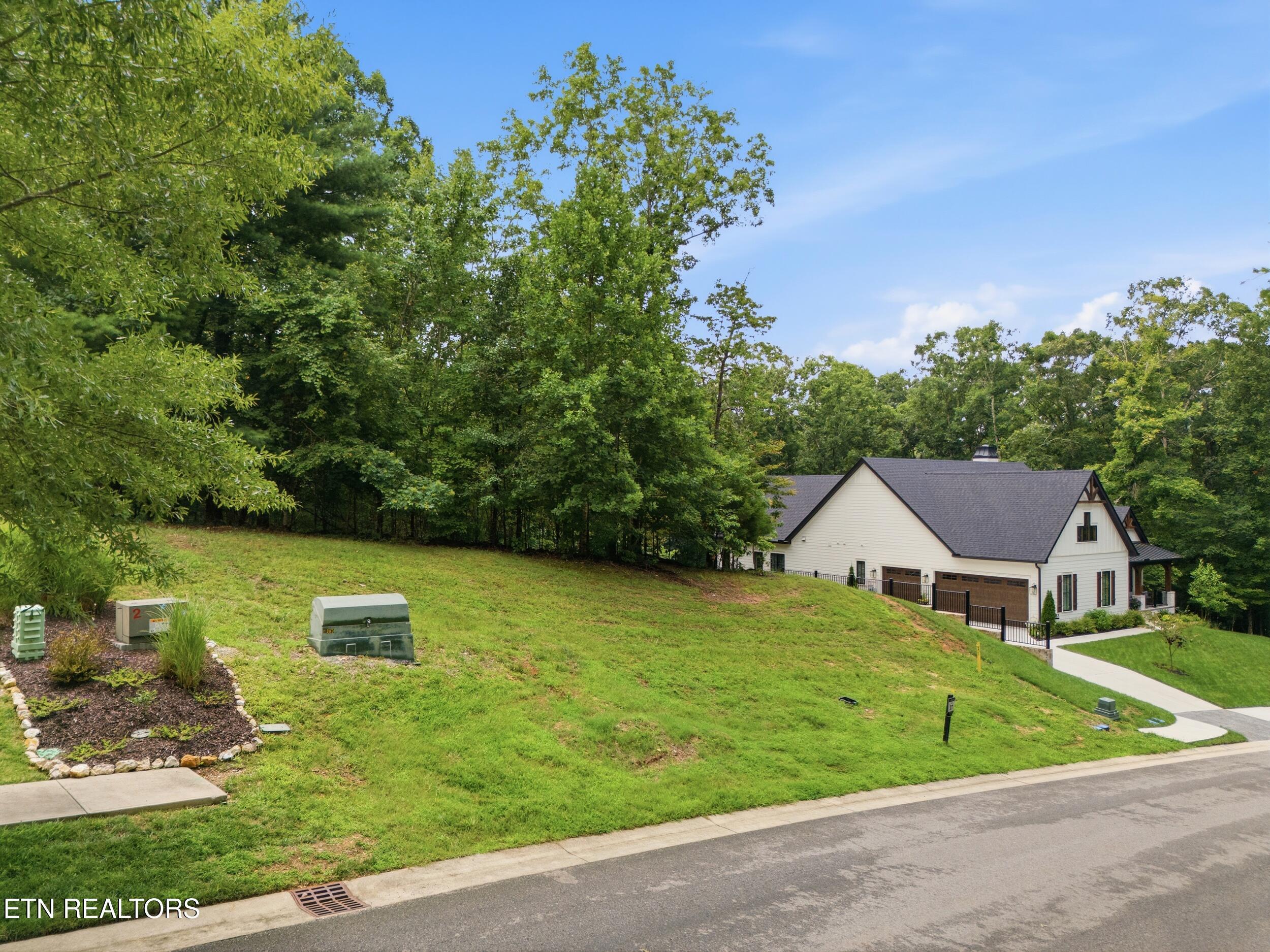 1004 Old Dogwood Tr, Loudon, TN - Fort Loudoun and Tellico Lake Real Estate - Image# 8