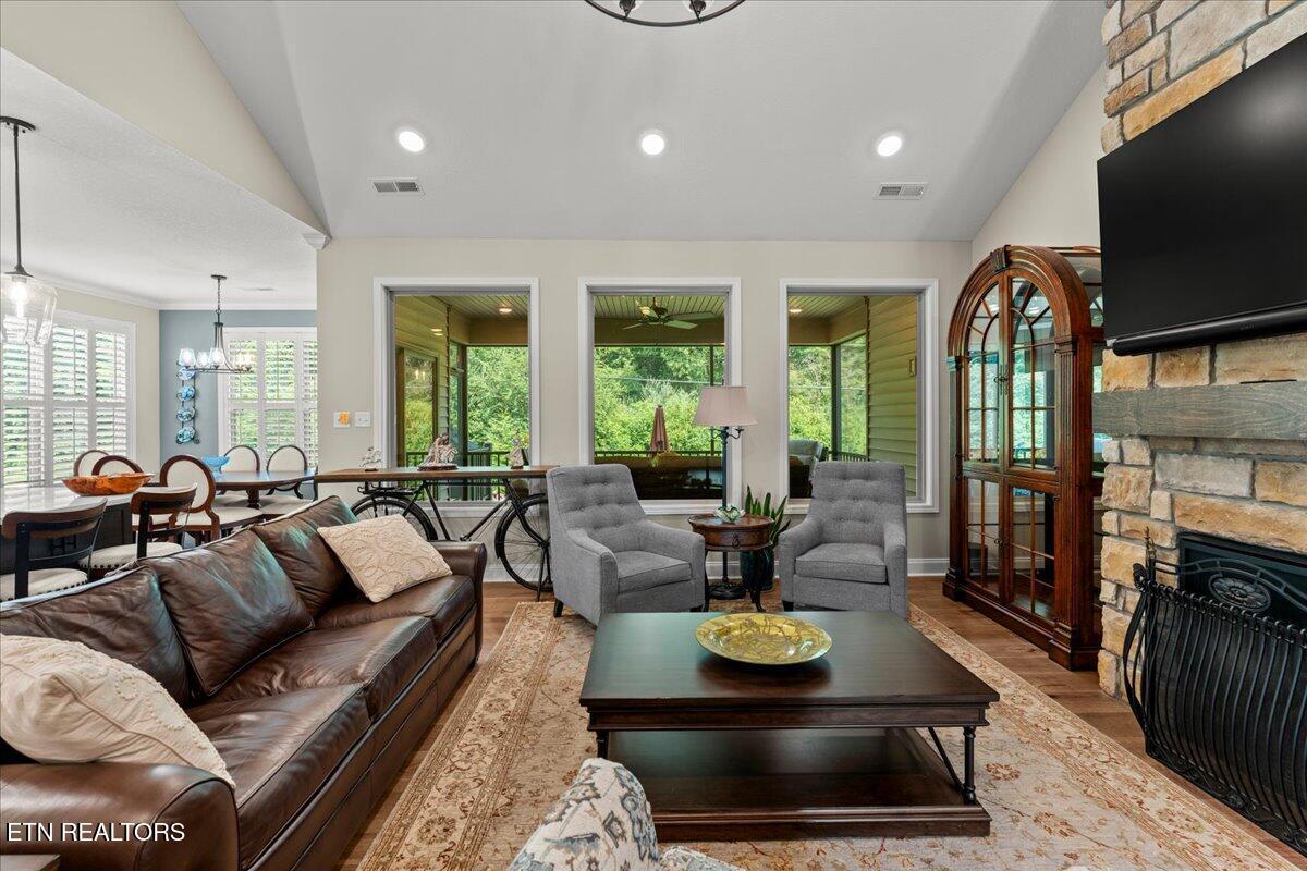 304 Cheeyo Lane, Loudon, TN - Fort Loudoun and Tellico Lake Real Estate - Image# 9
