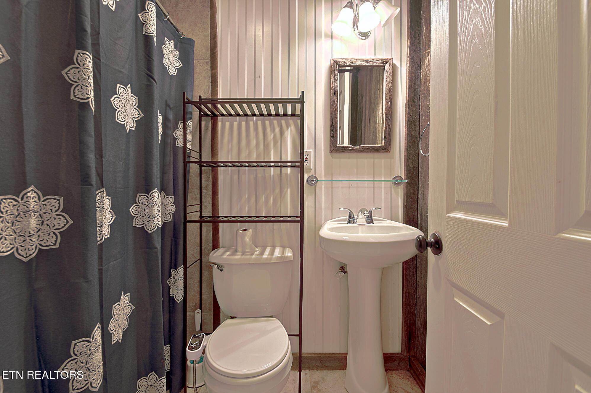 700 Lake Forest Drive, Lenoir City, TN - Fort Loudoun and Tellico Lake Real Estate - Image# 22