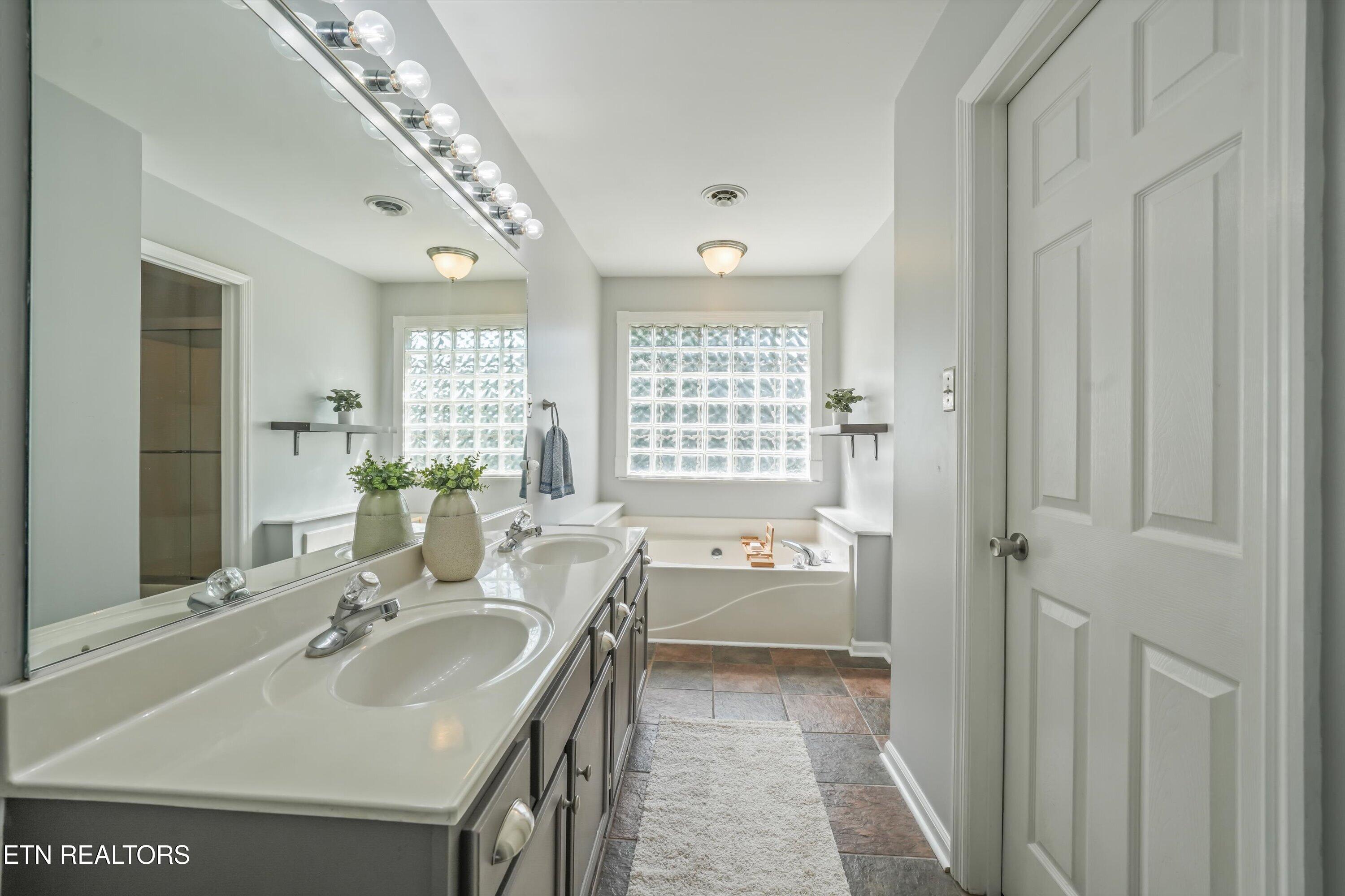 9904 Locklear Way, Knoxville, TN - Fort Loudoun and Tellico Lake Real Estate - Image# 30